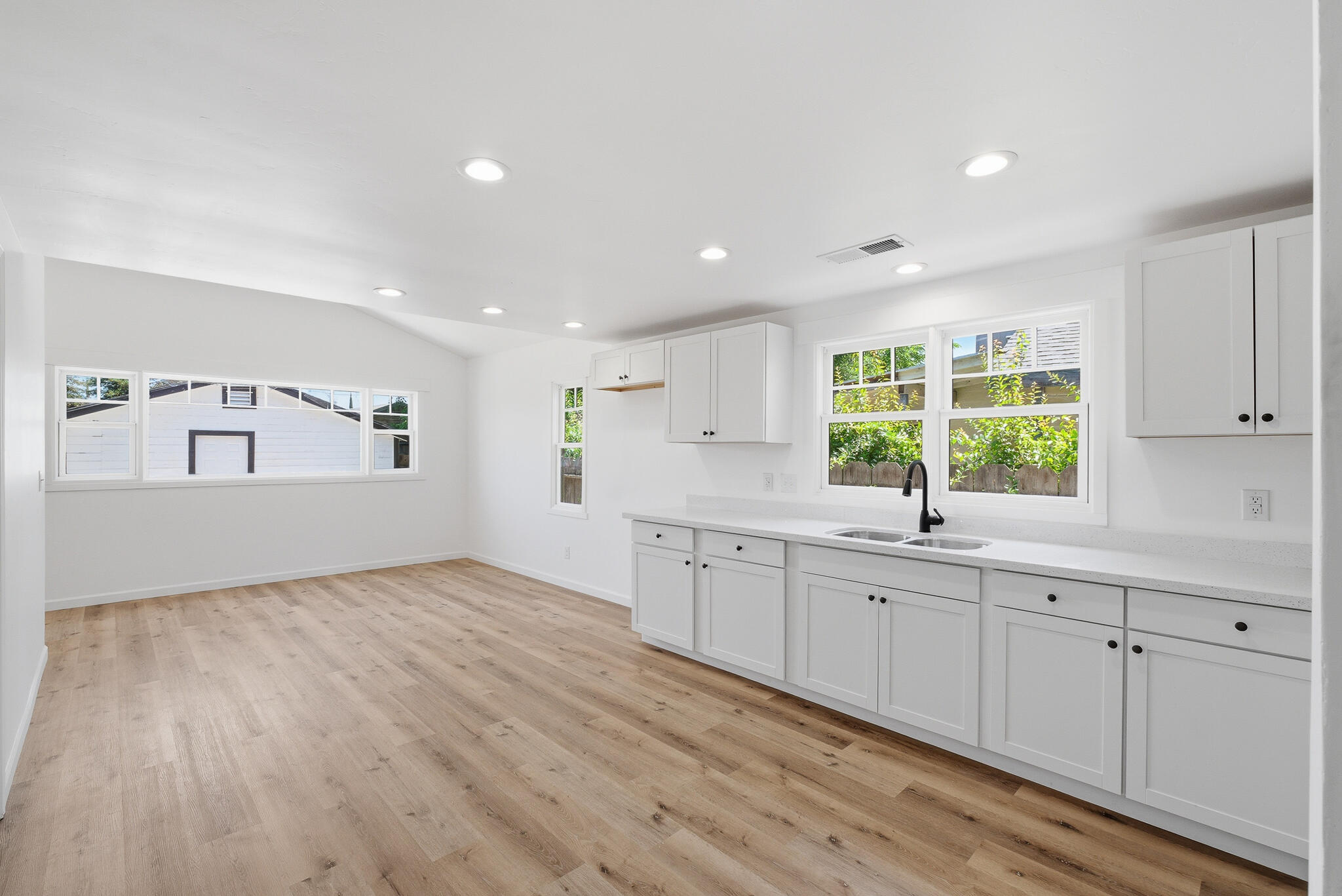313 S C St, Exeter, CA 93221