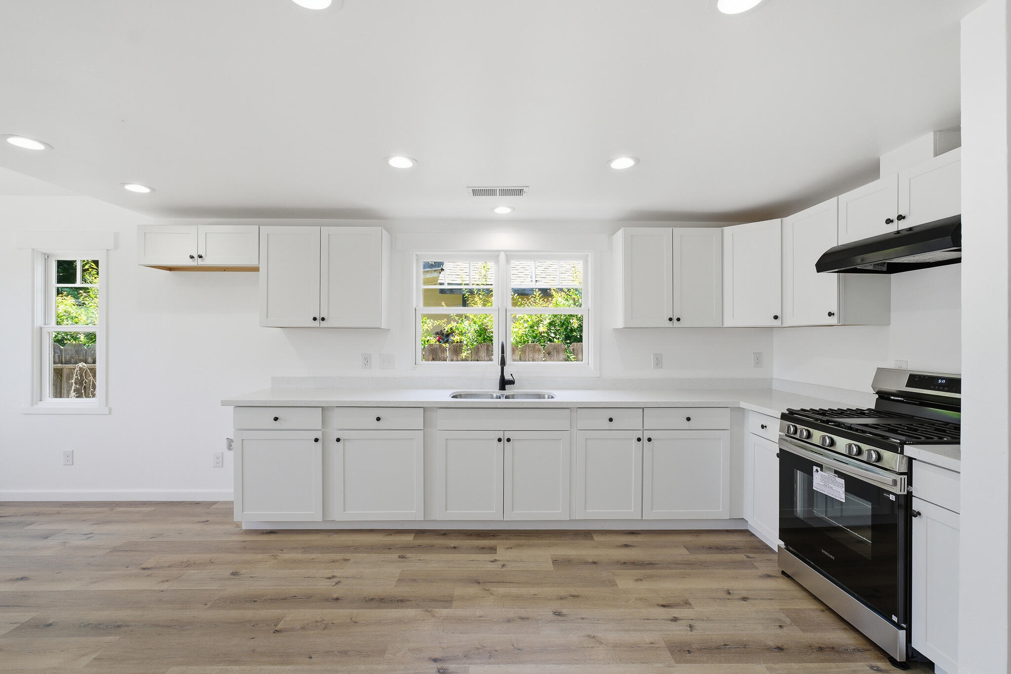 313 S C St, Exeter, CA 93221