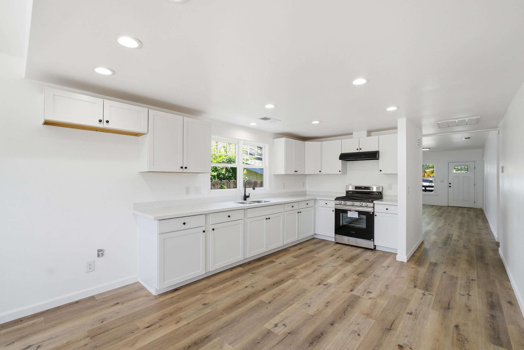 313 S C St, Exeter, CA 93221