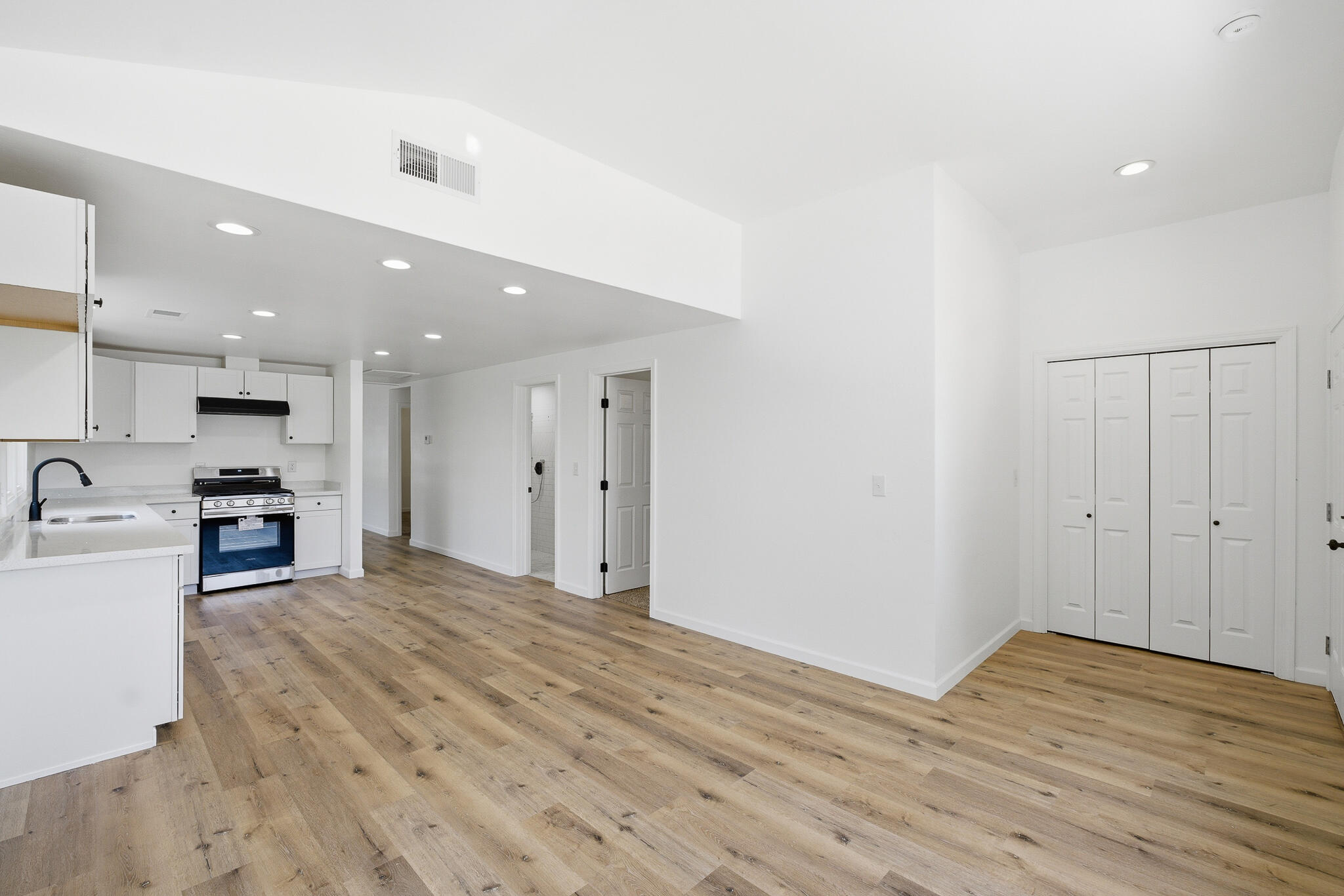 313 S C St, Exeter, CA 93221