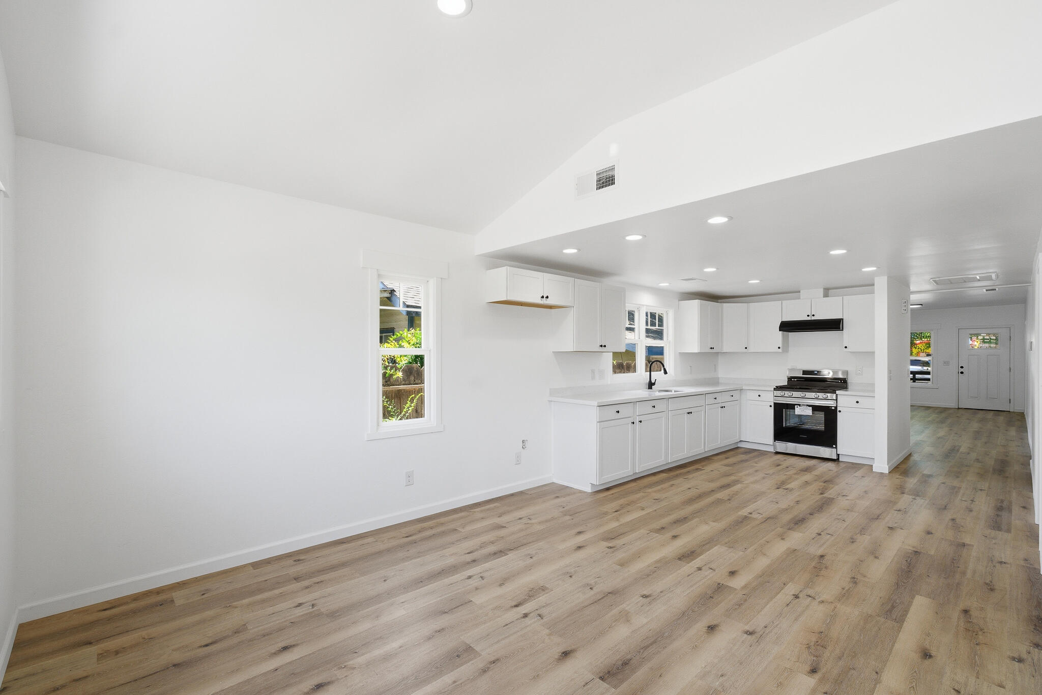 313 S C St, Exeter, CA 93221