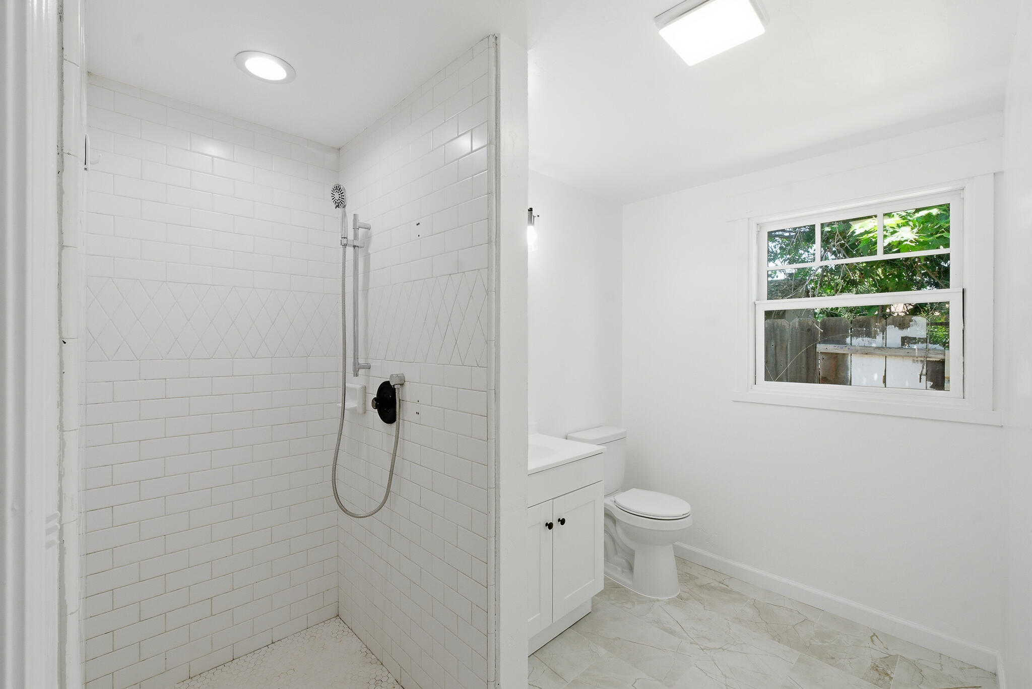 313 S C St, Exeter, CA 93221