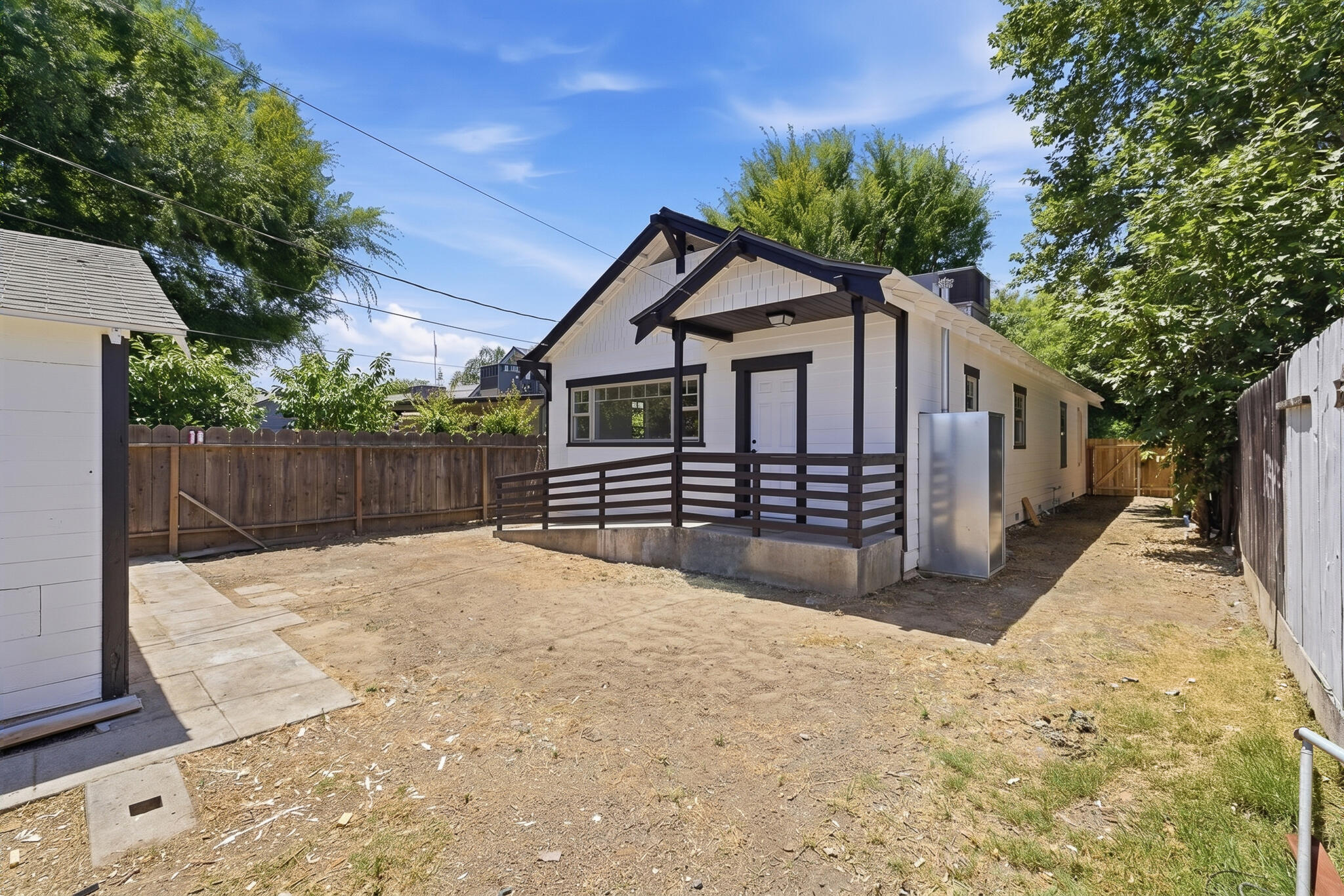 313 S C St, Exeter, CA 93221
