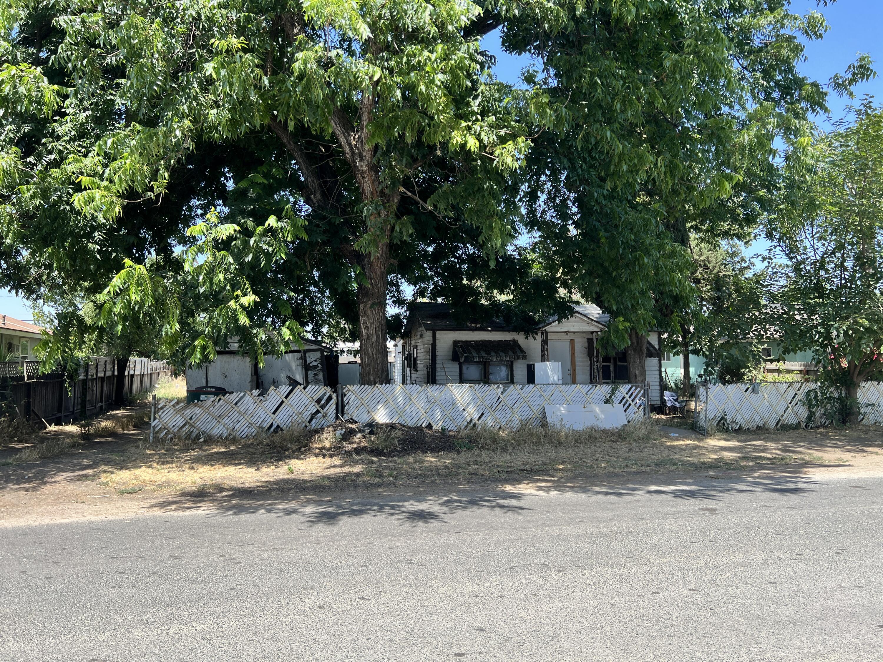 14733 Imperial Rd, Porterville, CA 93257