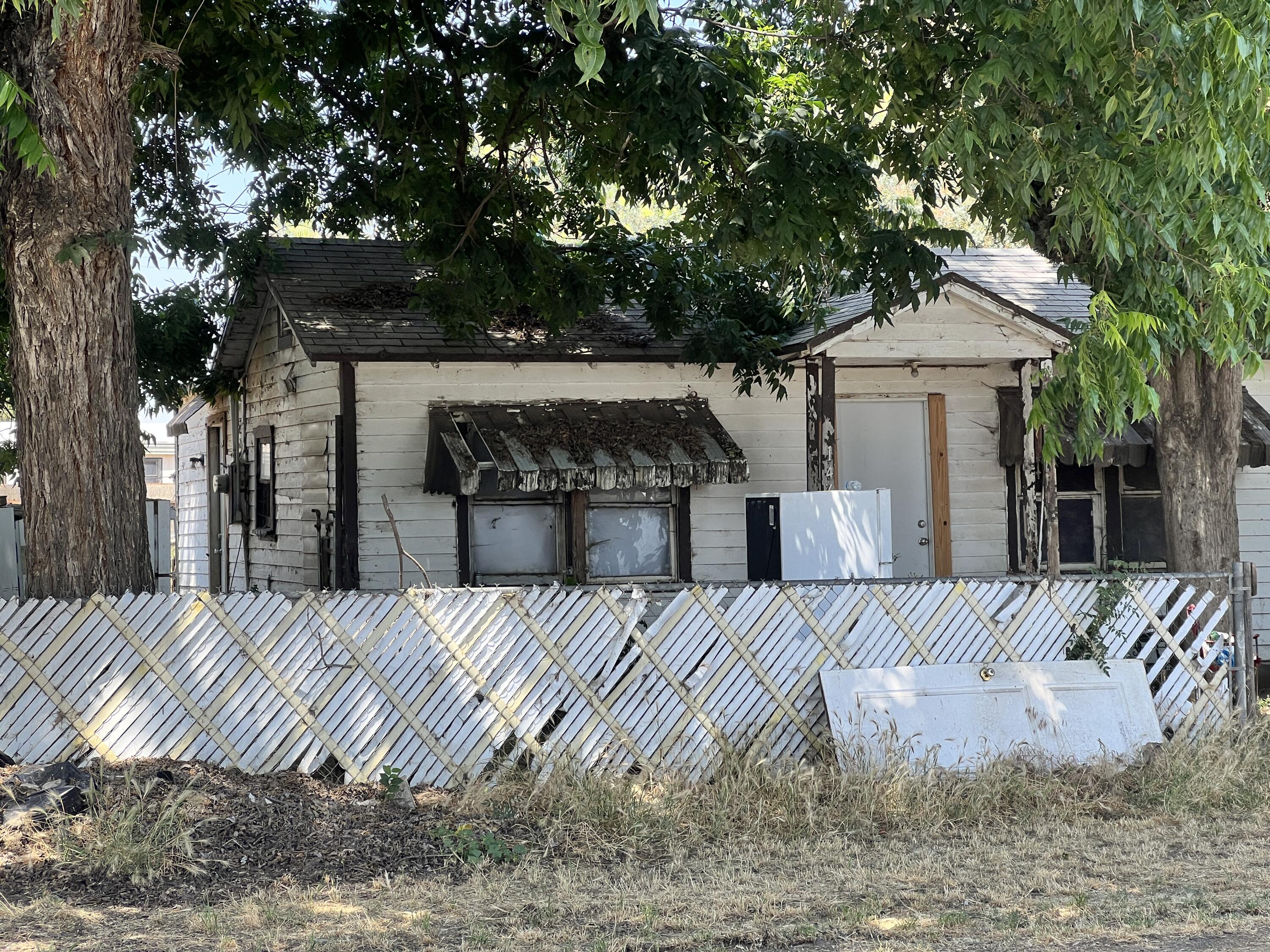 14733 Imperial Rd, Porterville, CA 93257