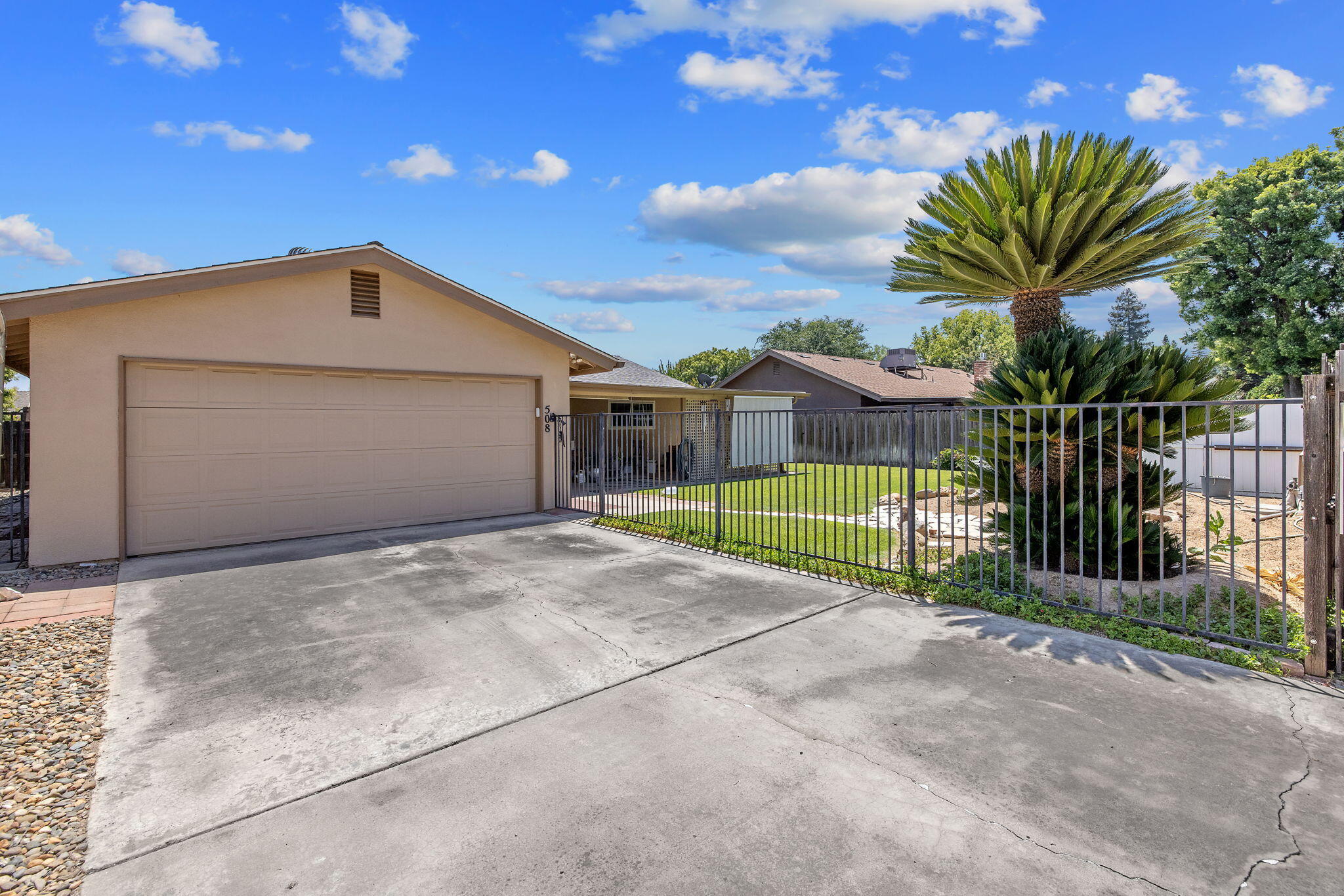 508 S Francis Ave, Exeter, CA 93221