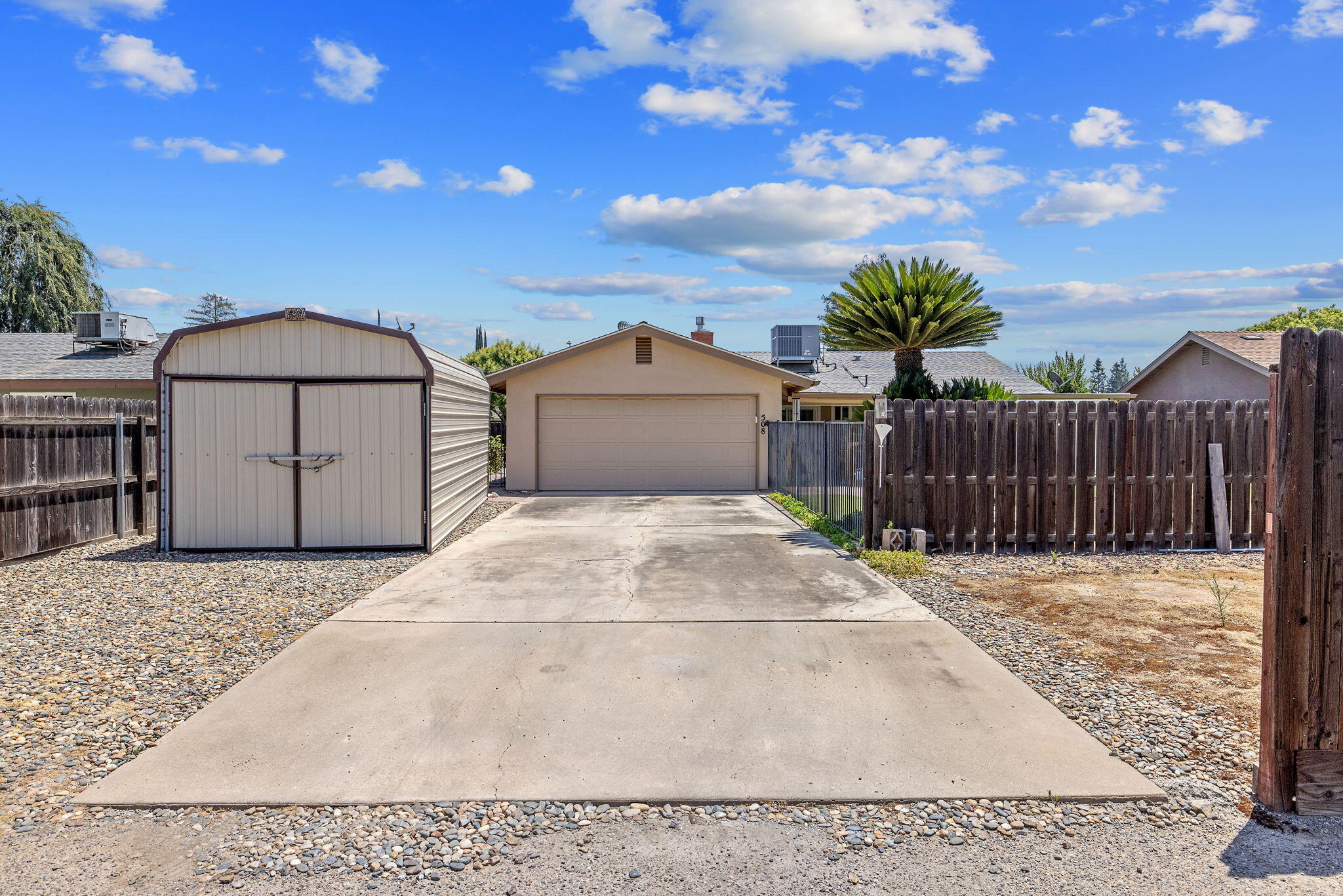 508 S Francis Ave, Exeter, CA 93221