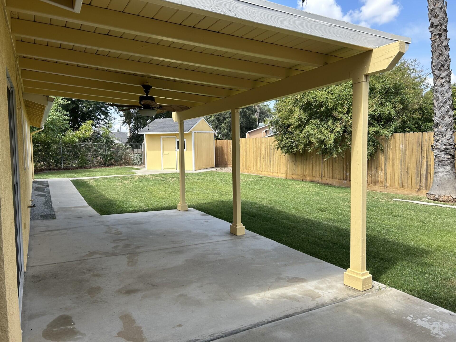 4724 W Manor Ct, Visalia, CA 93291