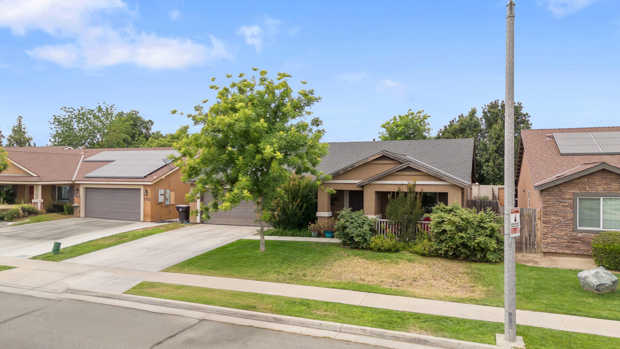 1702 Capistrano Ave, Tulare, CA 93274