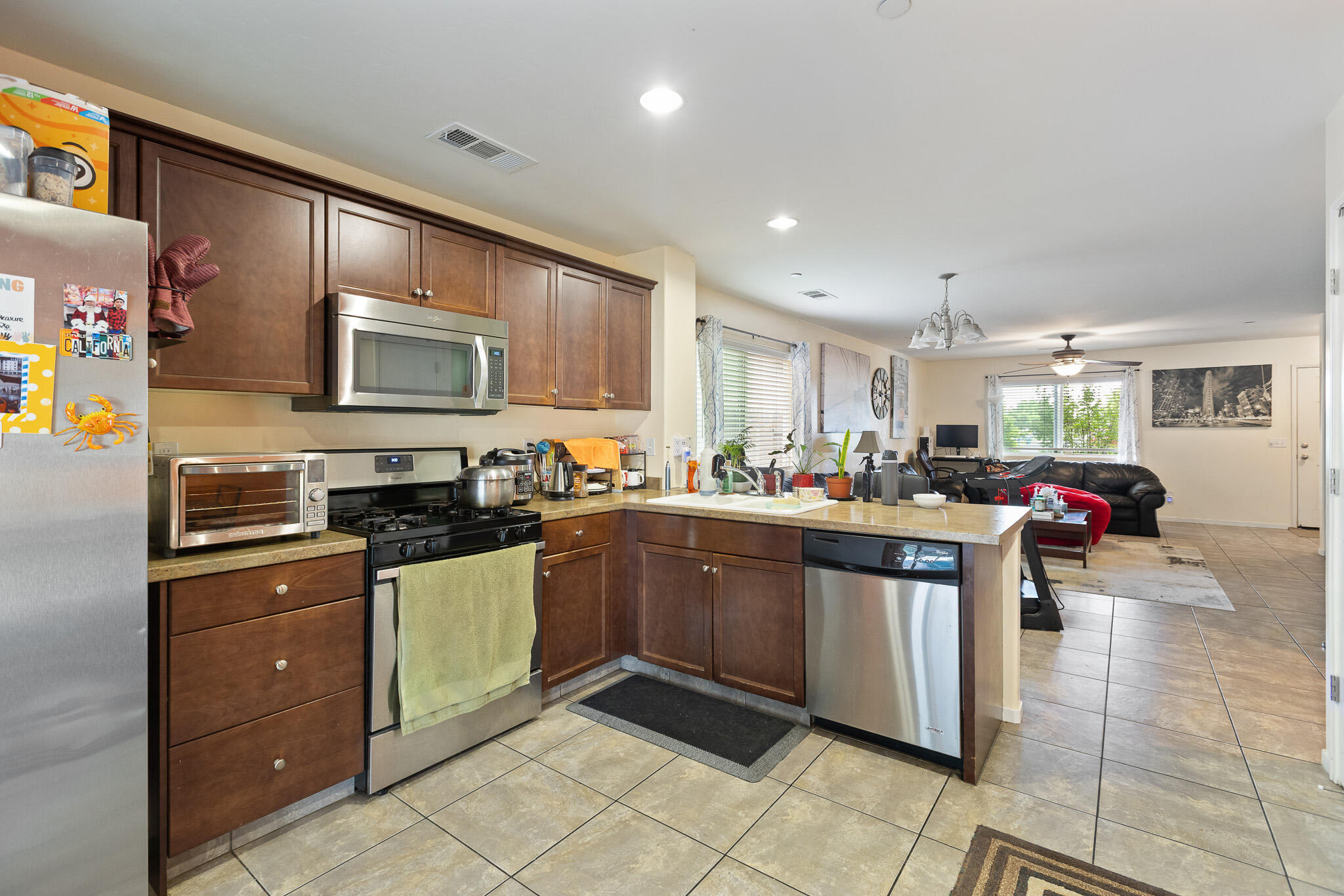 1702 Capistrano Ave, Tulare, CA 93274