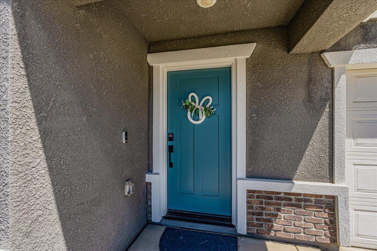2428 Wolf Creek Pl, Tulare, CA 93274