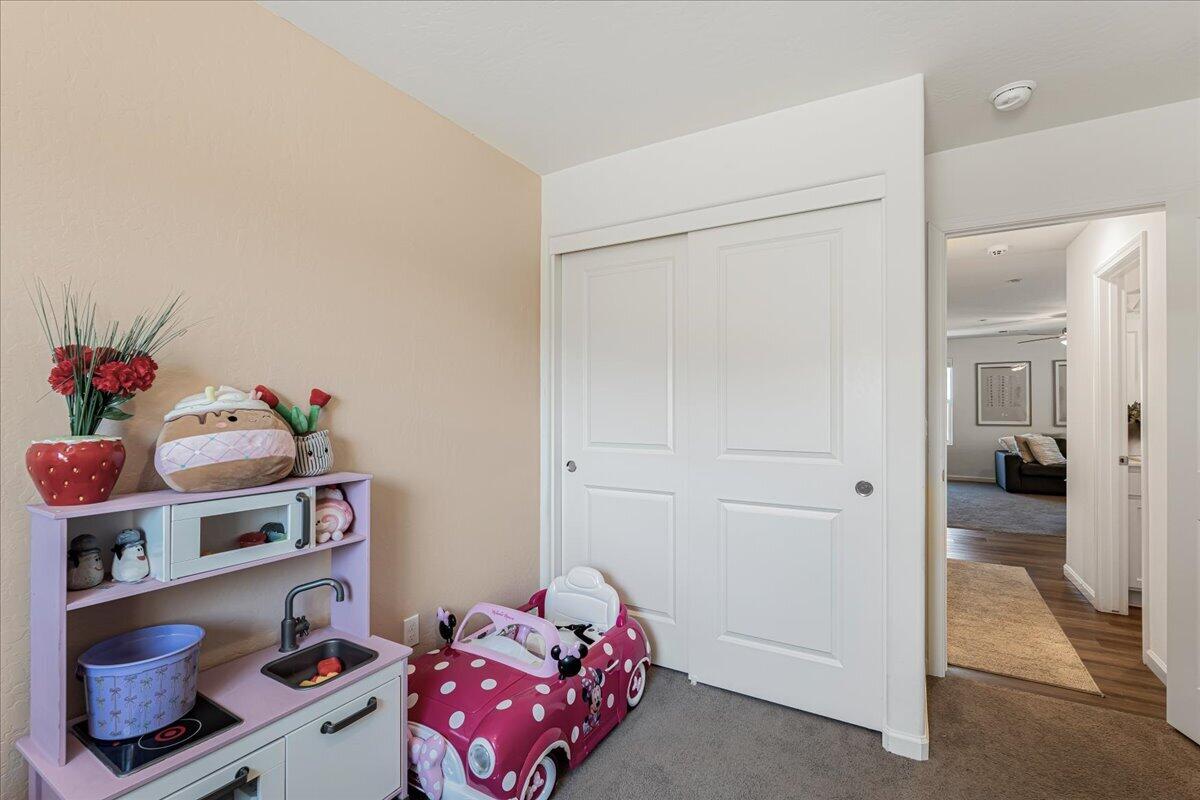2428 Wolf Creek Pl, Tulare, CA 93274