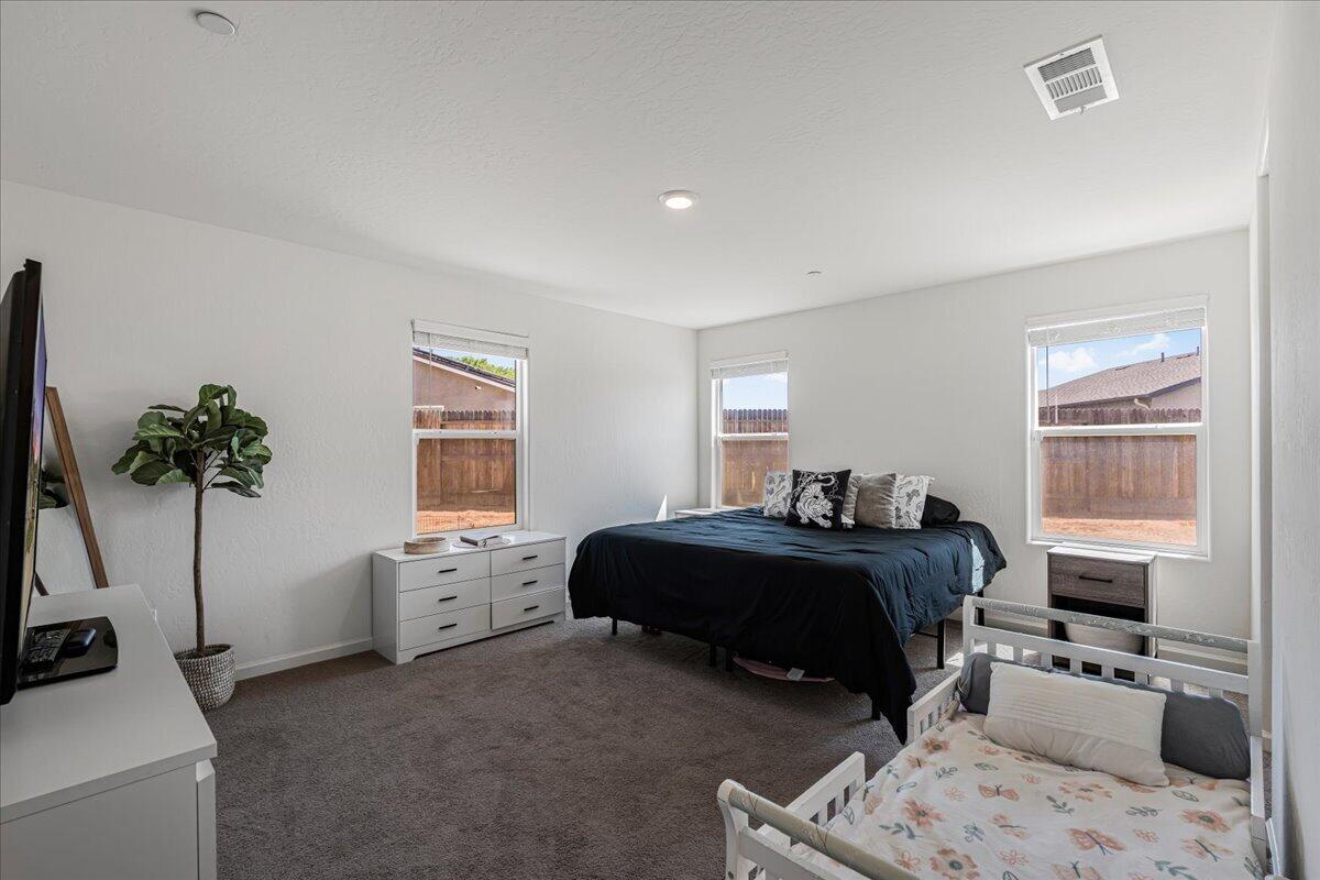 2428 Wolf Creek Pl, Tulare, CA 93274