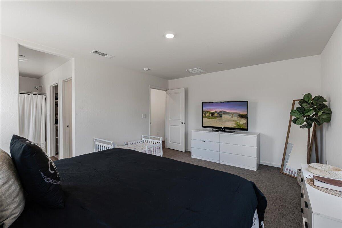 2428 Wolf Creek Pl, Tulare, CA 93274