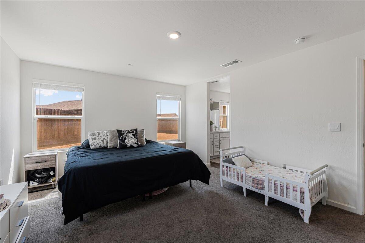 2428 Wolf Creek Pl, Tulare, CA 93274
