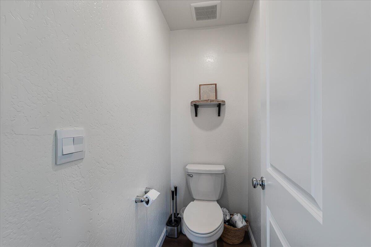 2428 Wolf Creek Pl, Tulare, CA 93274