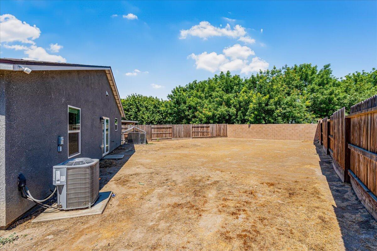 2428 Wolf Creek Pl, Tulare, CA 93274