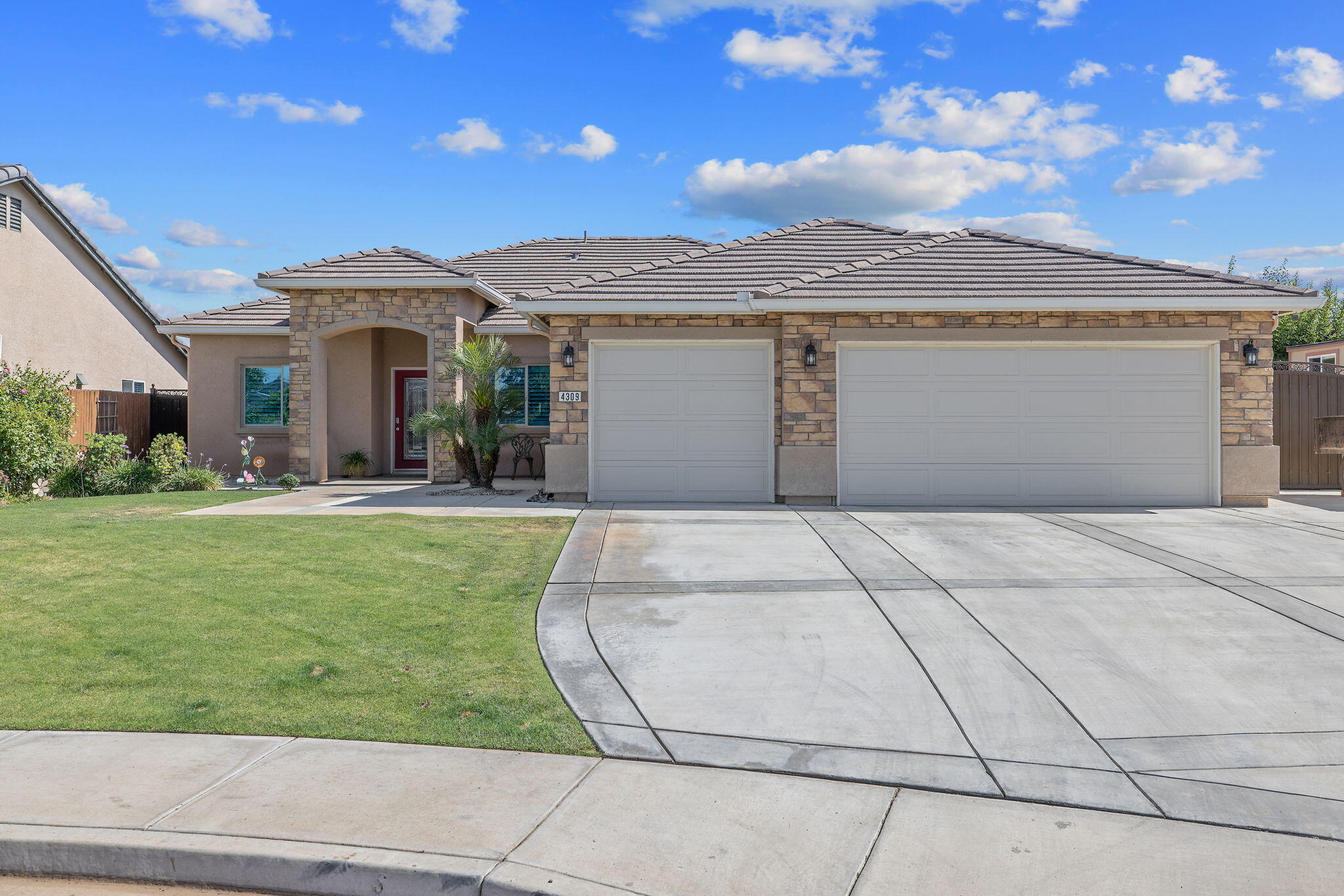 4309 Sierra Madre Ave, Bakersfield, CA 93313