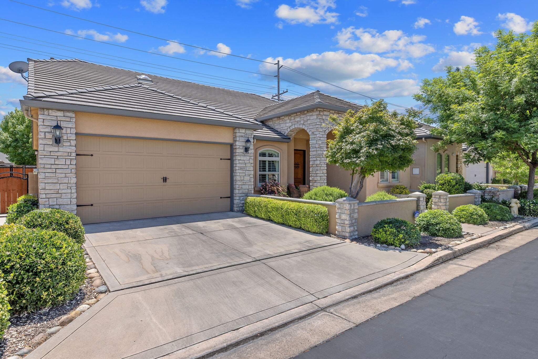 5411 W SW Mission Ave, Visalia, CA 93277