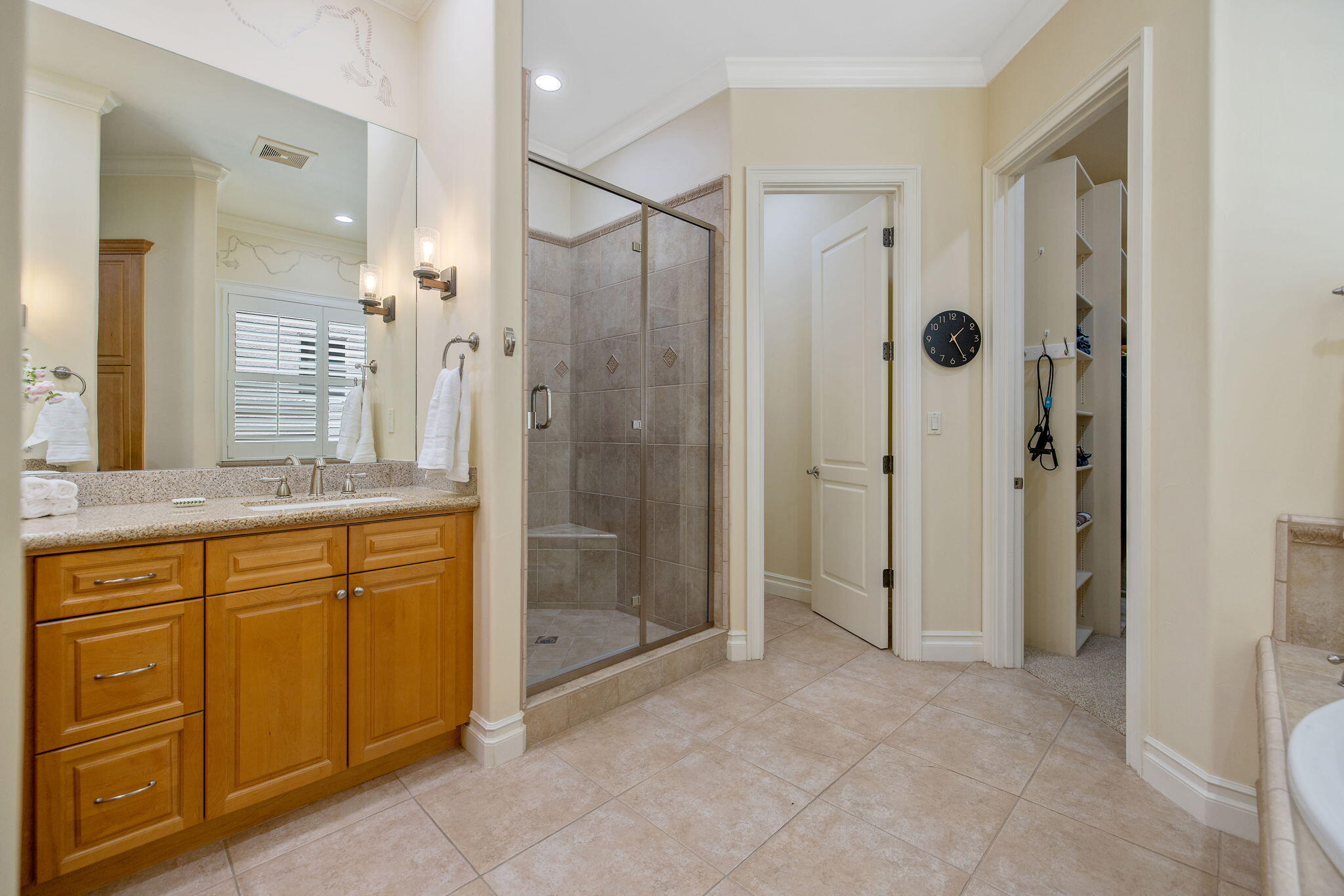 5411 W SW Mission Ave, Visalia, CA 93277