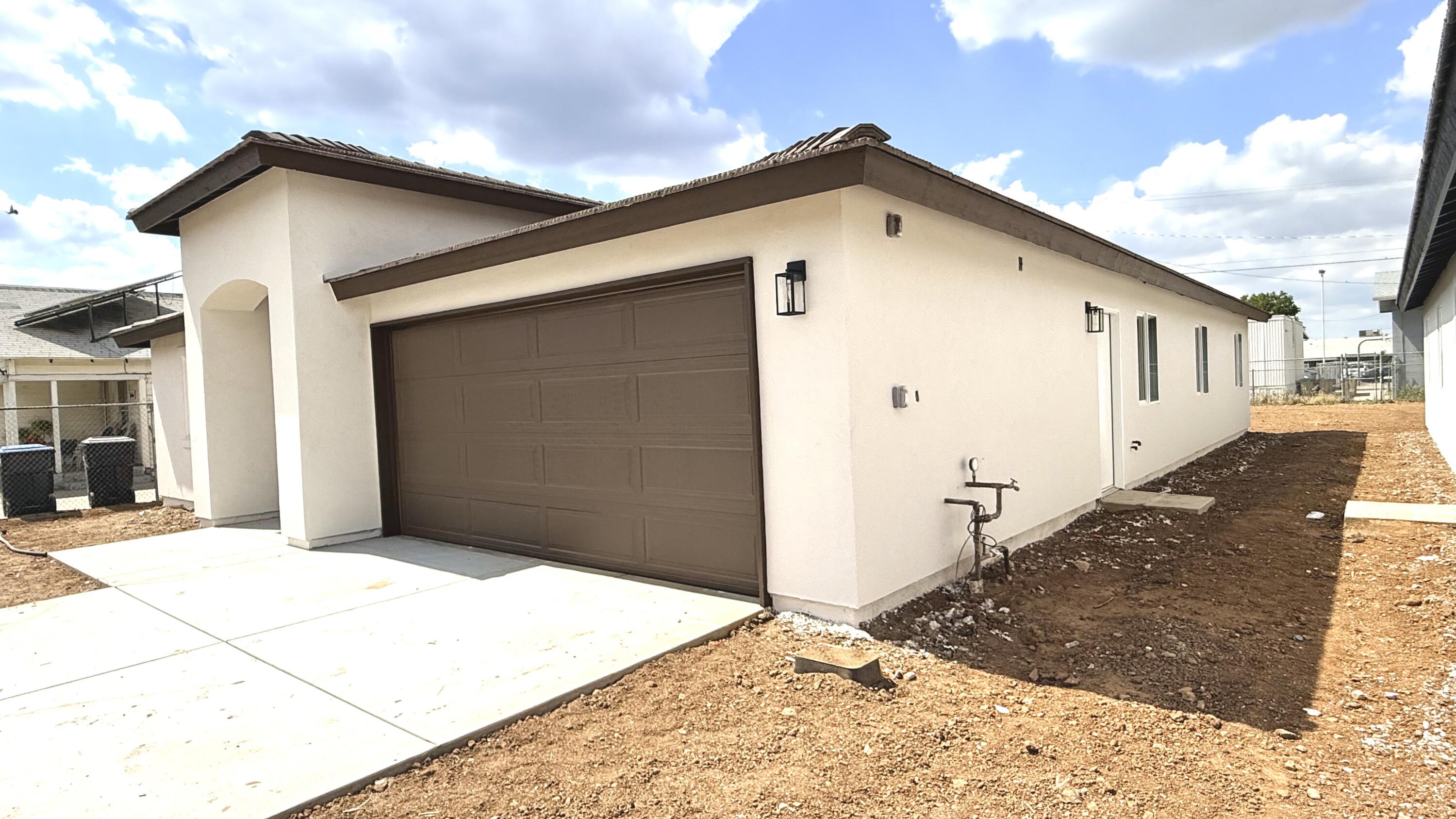 23070 Lawson Ave, Strathmore, CA 93267