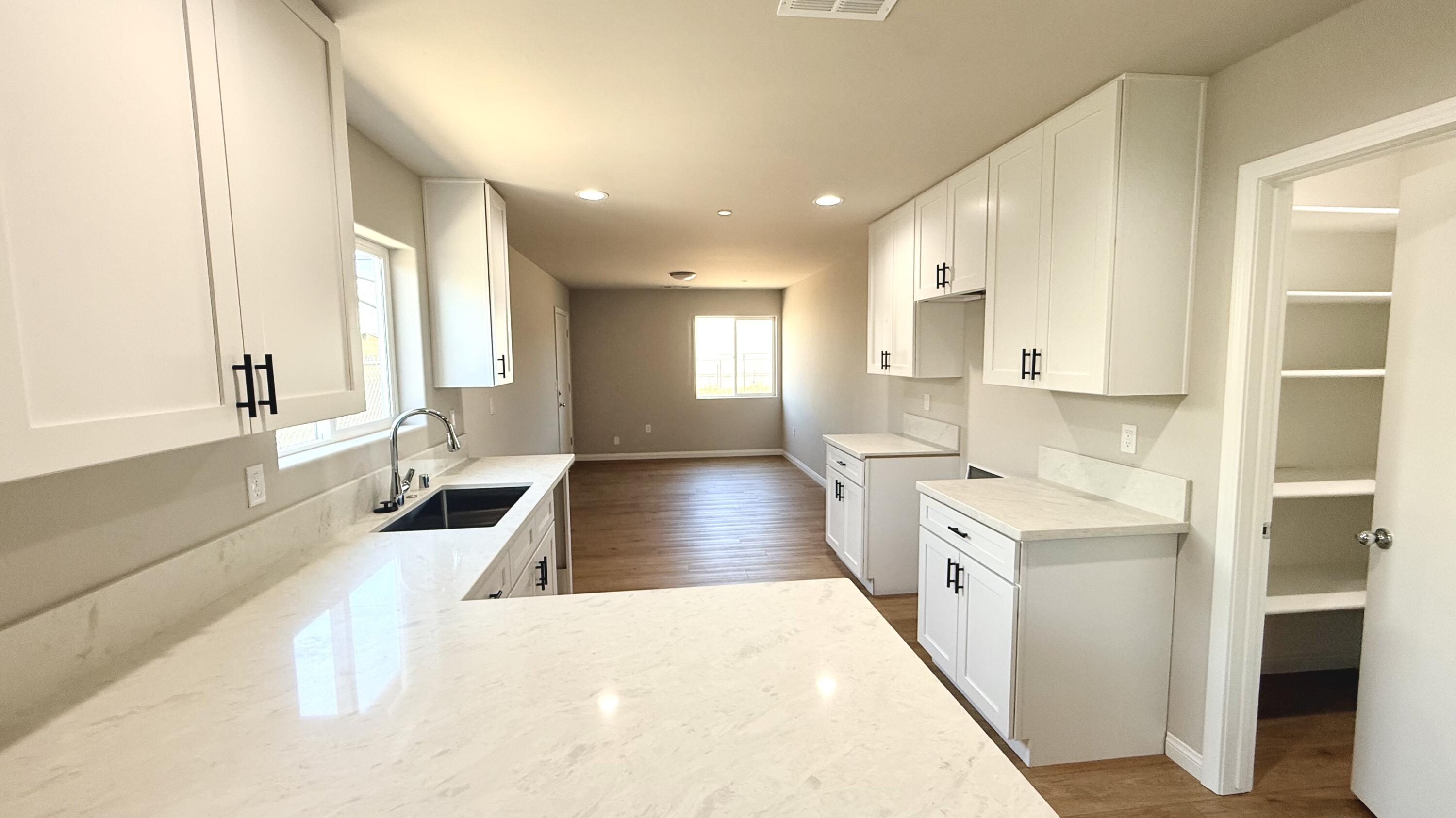 23070 Lawson Ave, Strathmore, CA 93267