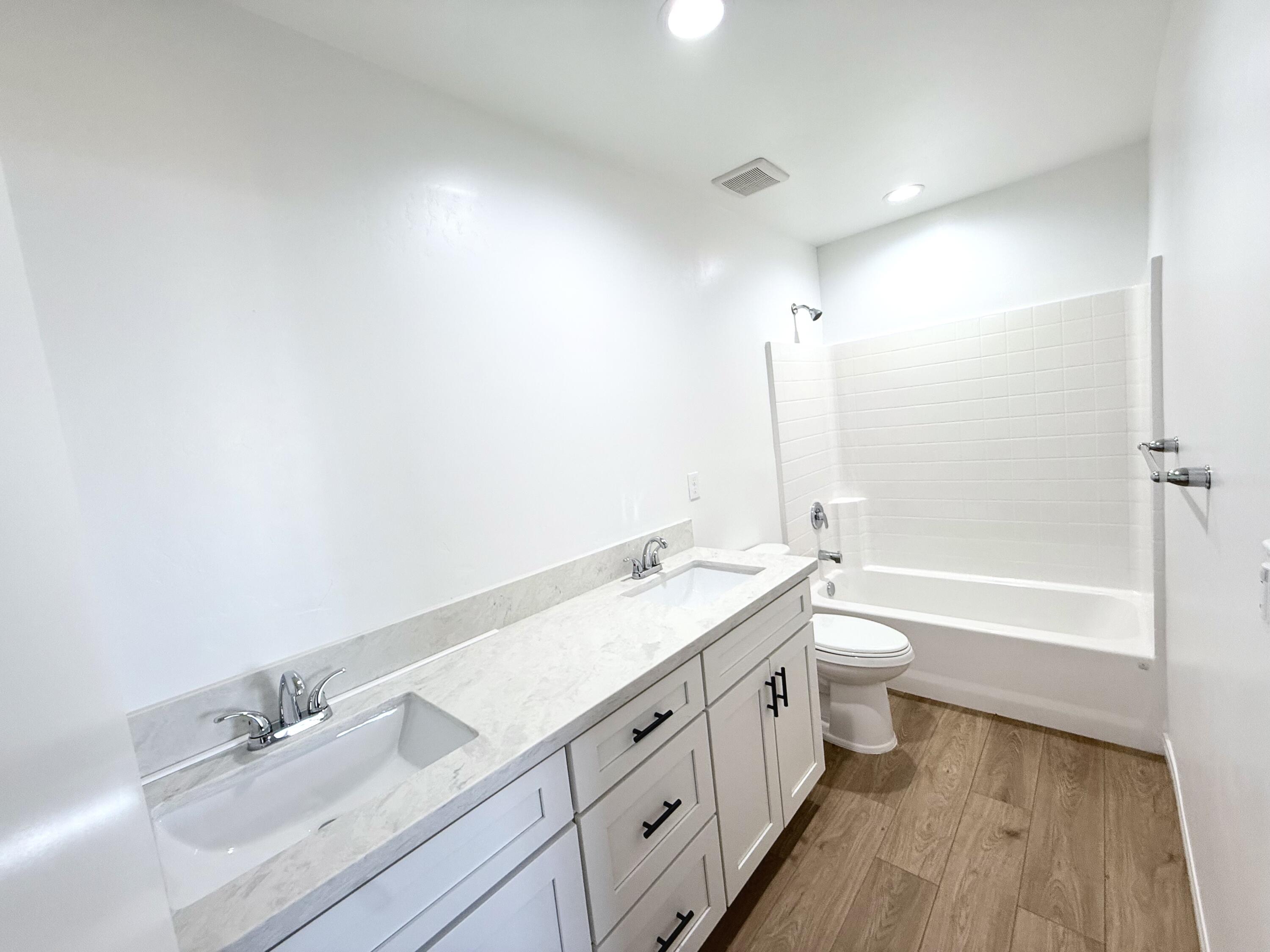 23070 Lawson Ave, Strathmore, CA 93267