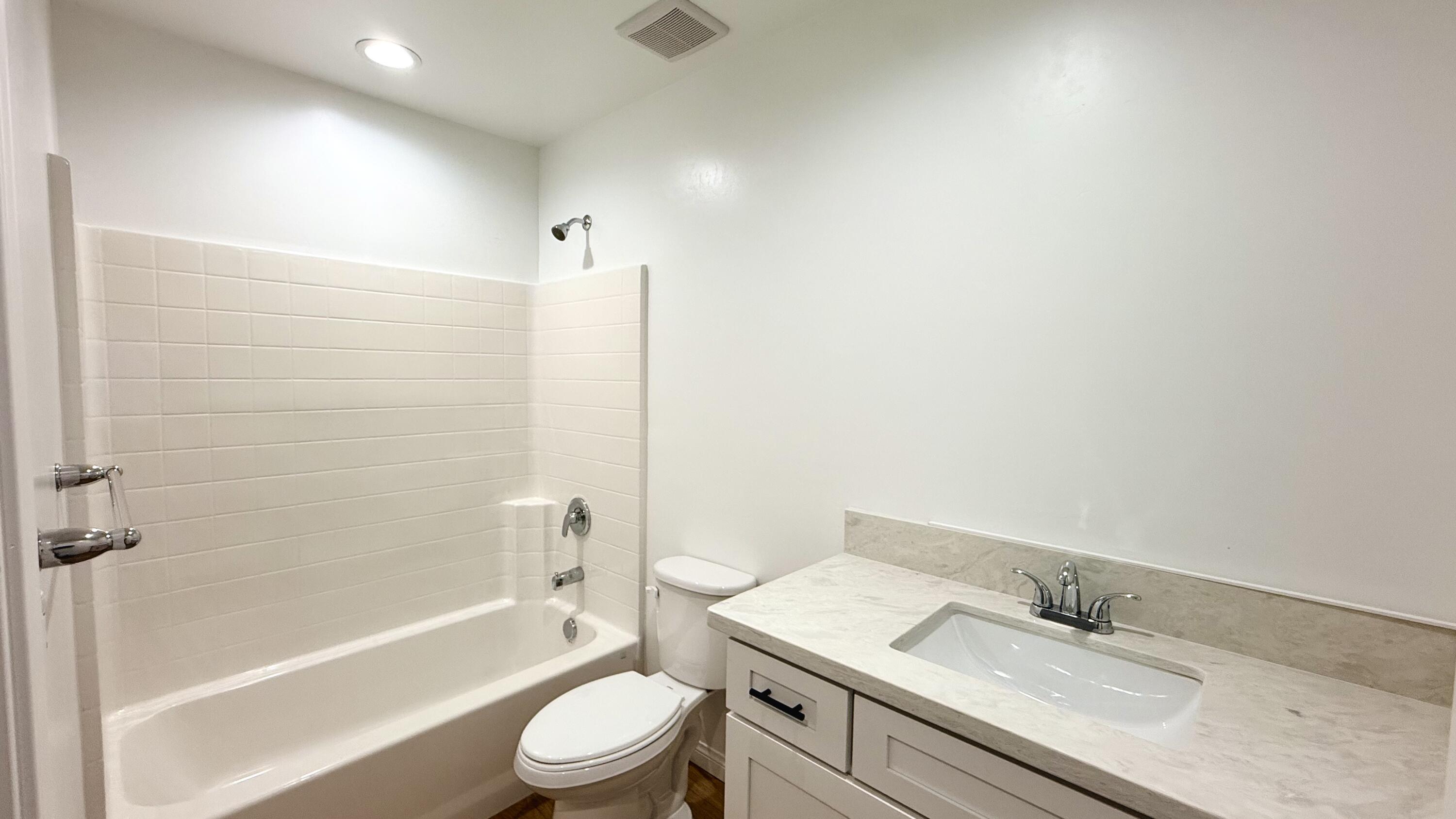 23070 Lawson Ave, Strathmore, CA 93267