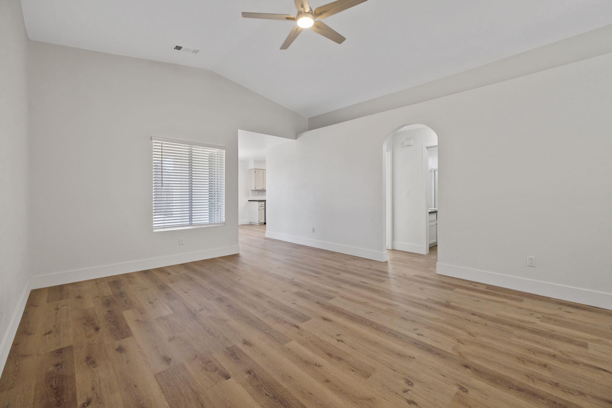 593 Peachwood, Tulare, CA 93274