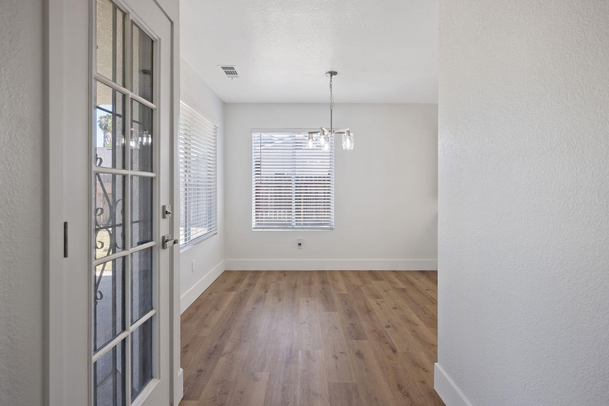 593 Peachwood, Tulare, CA 93274
