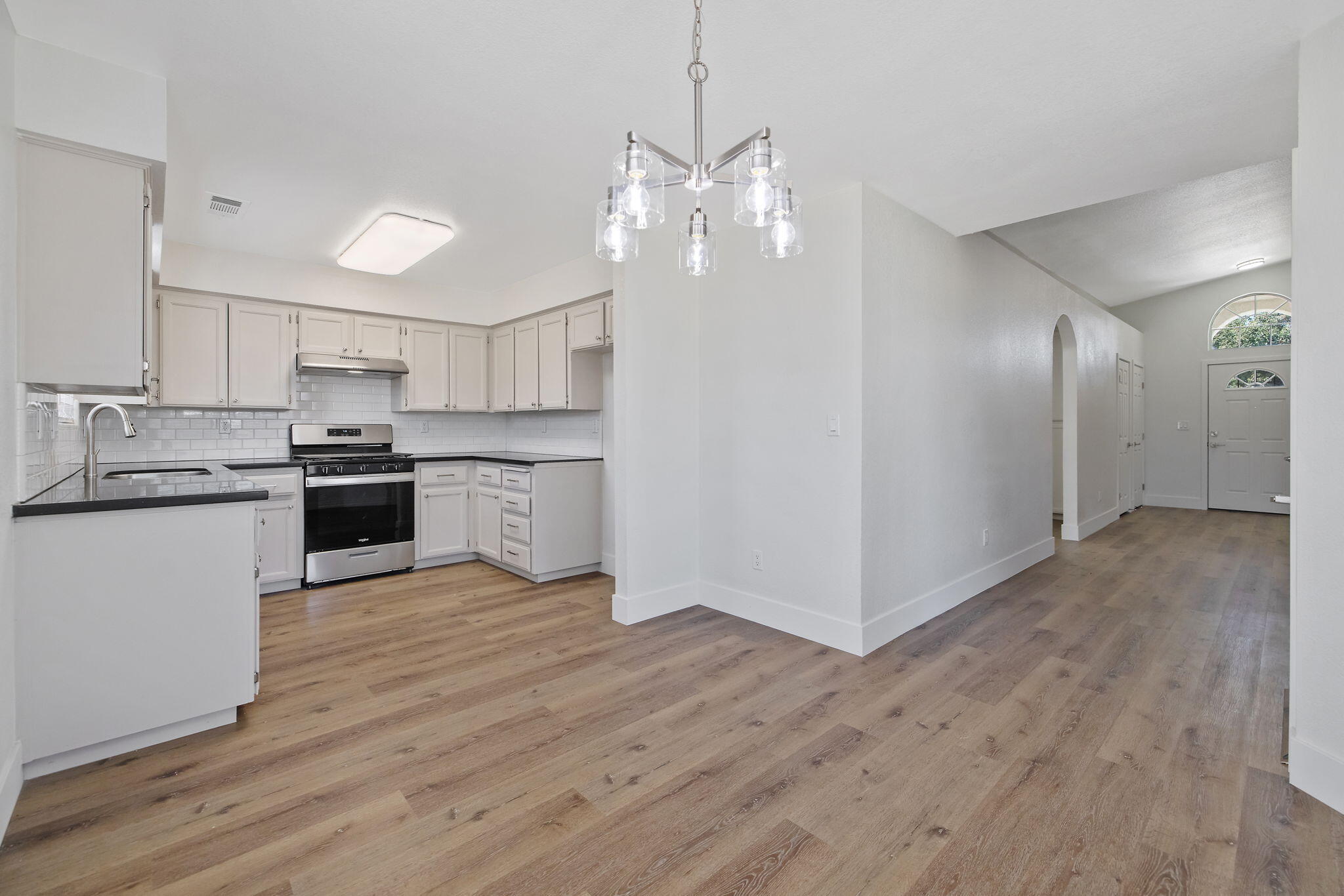 593 Peachwood, Tulare, CA 93274
