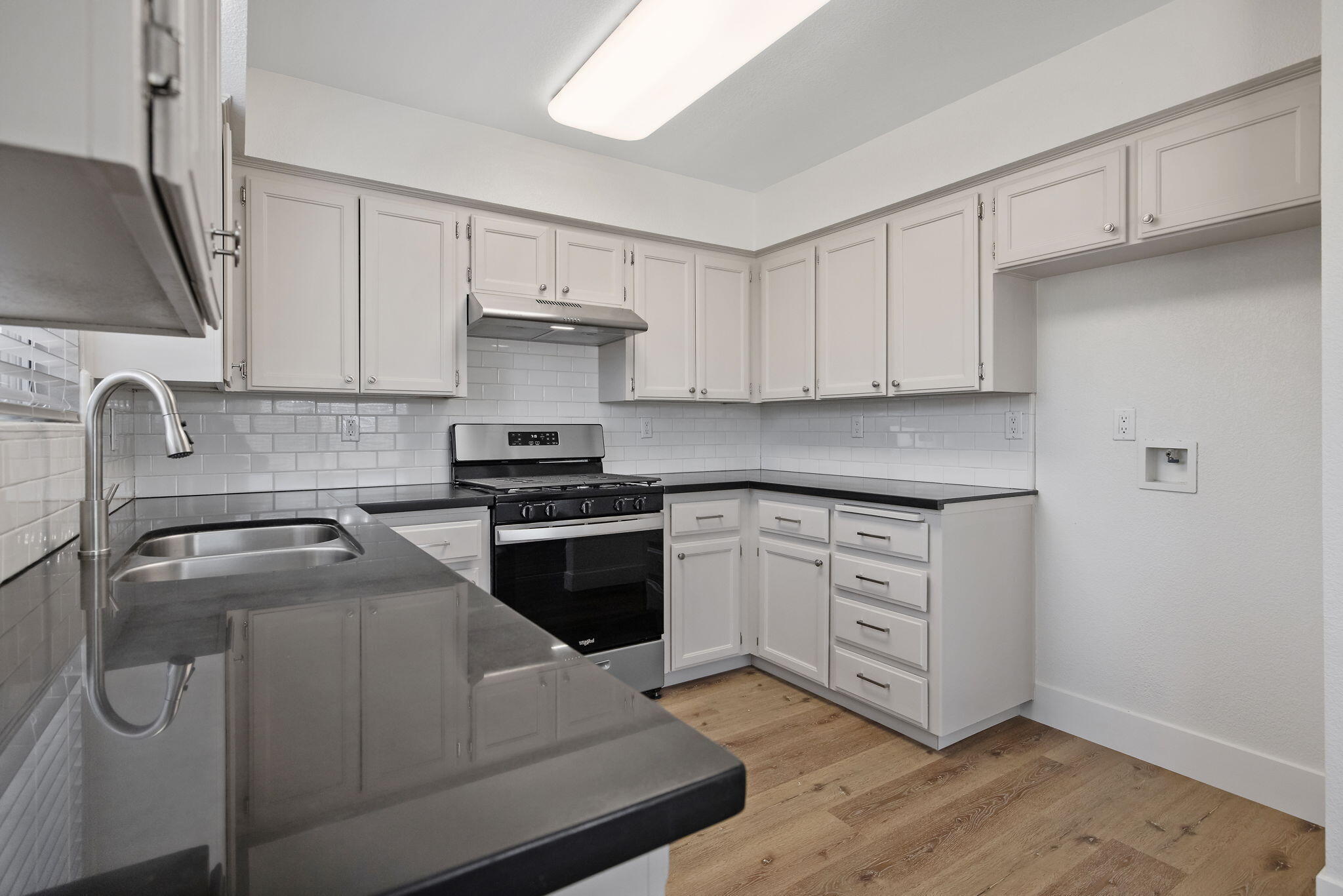 593 Peachwood, Tulare, CA 93274