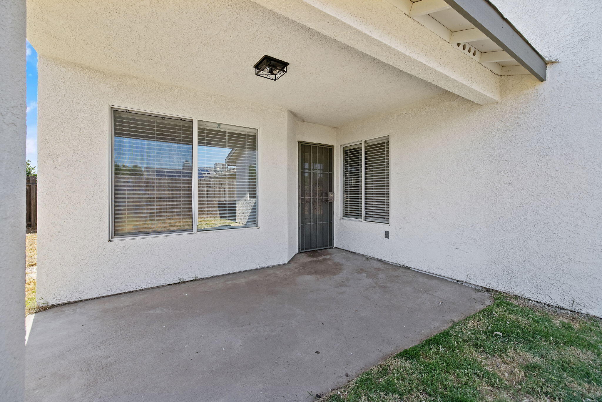 593 Peachwood, Tulare, CA 93274