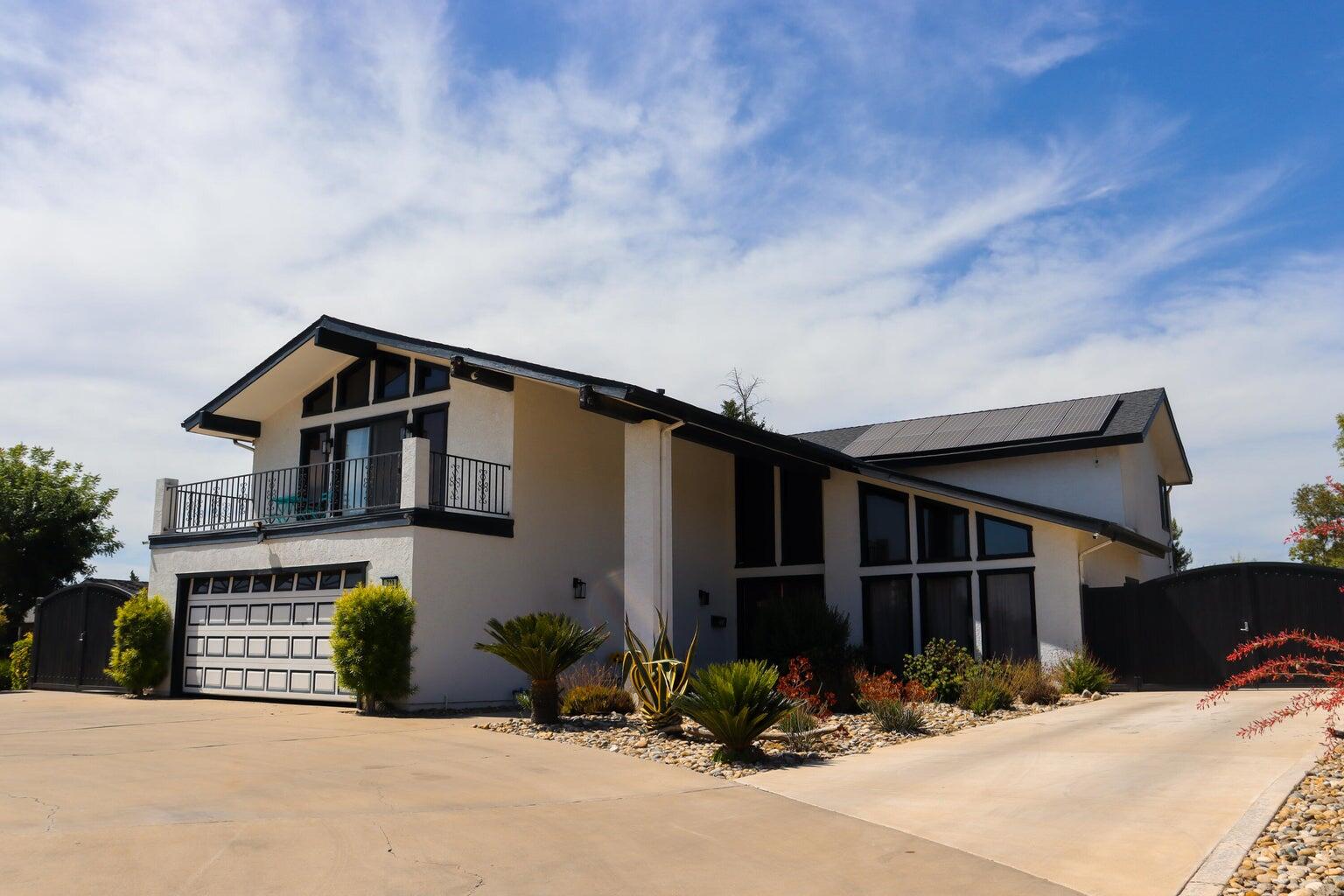 723 W Pine St, Exeter, CA 93221