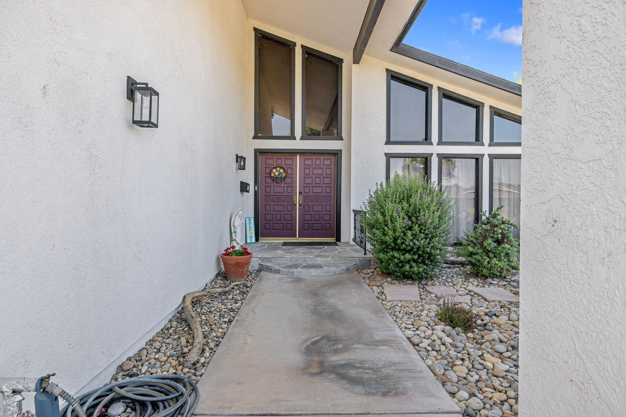 723 W Pine St, Exeter, CA 93221