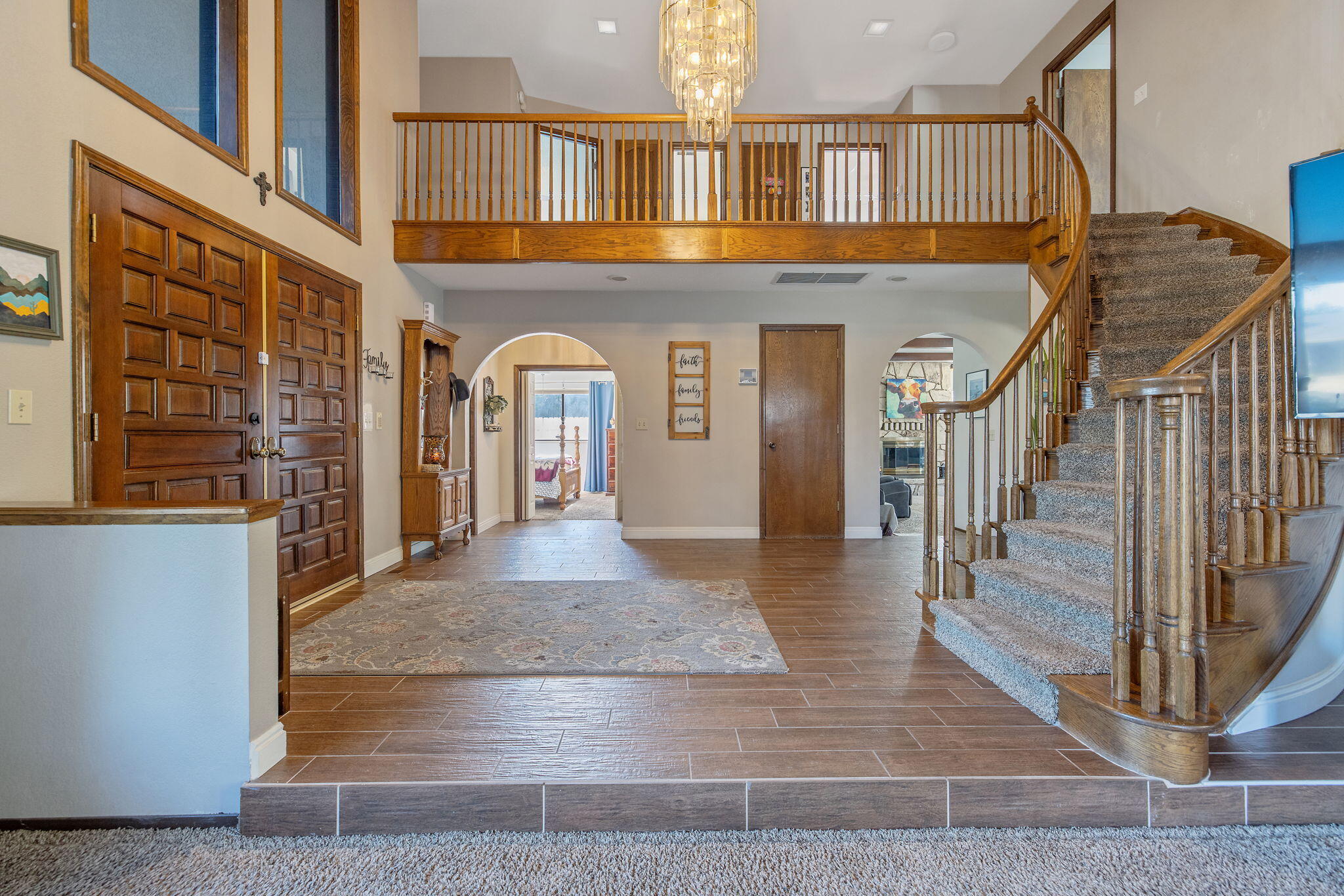 723 W Pine St, Exeter, CA 93221
