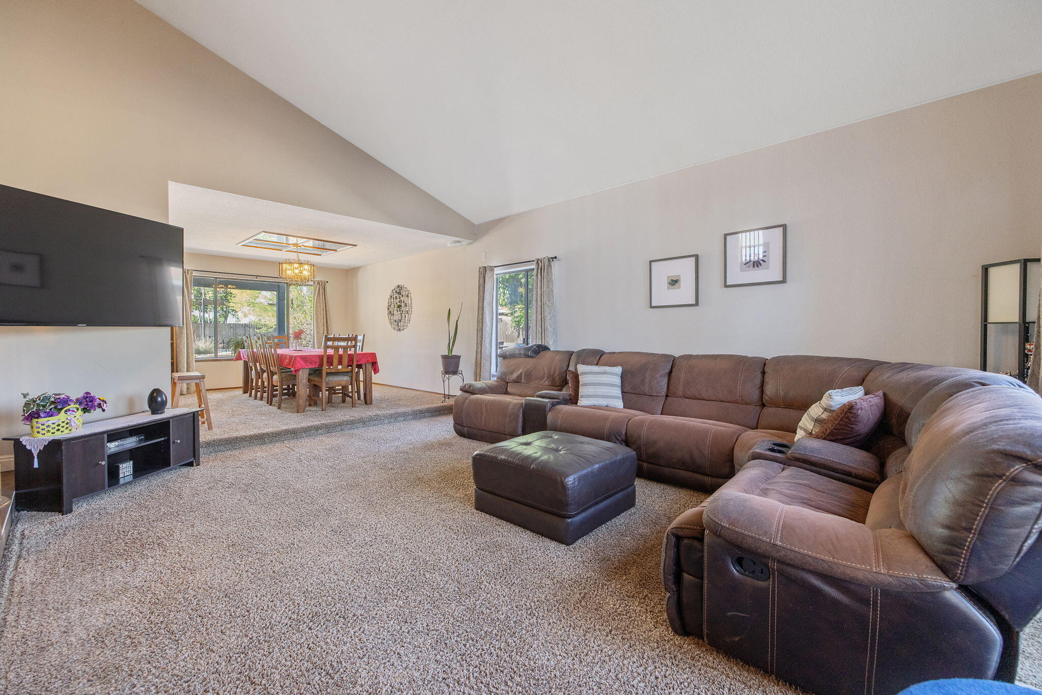 723 W Pine St, Exeter, CA 93221