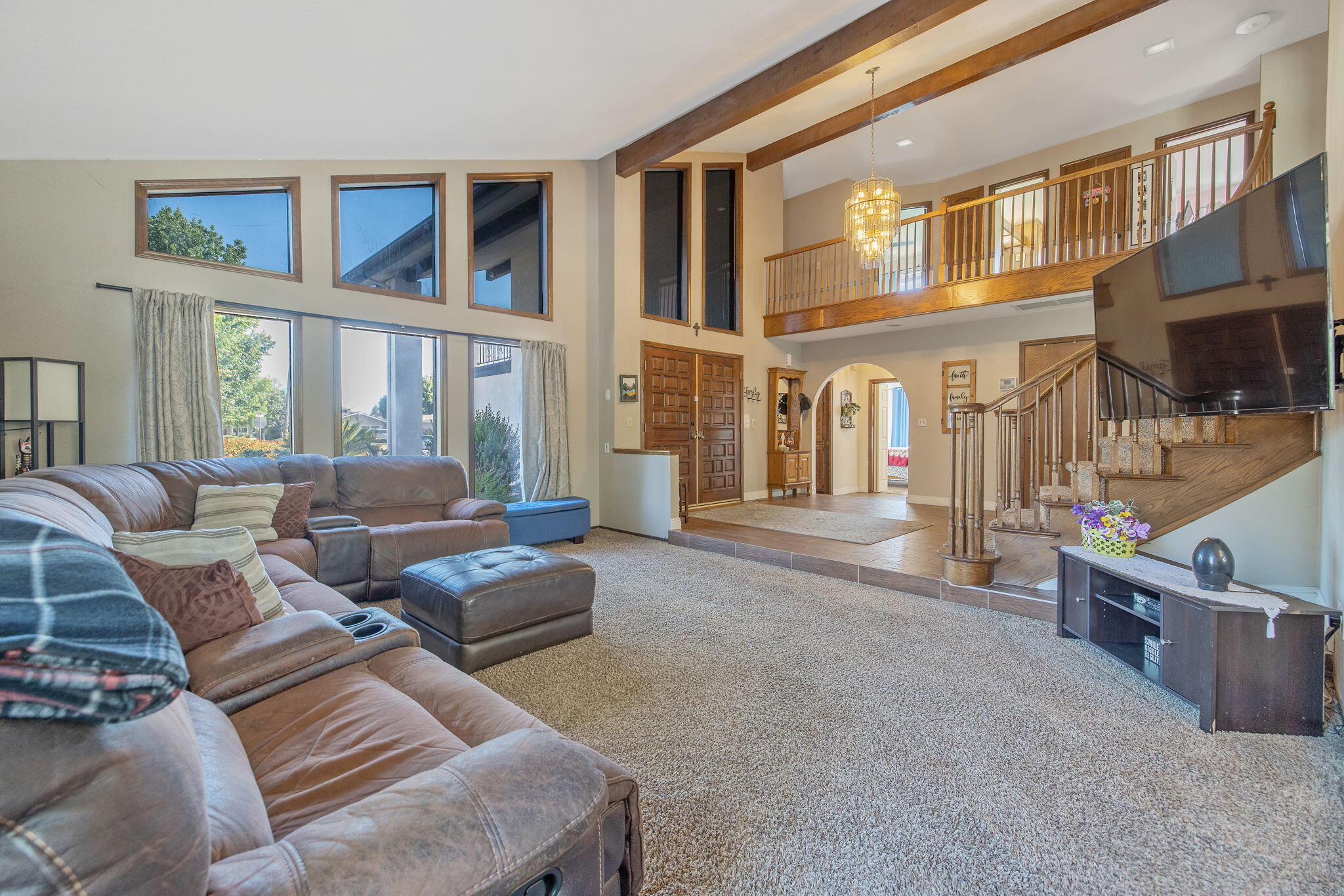 723 W Pine St, Exeter, CA 93221