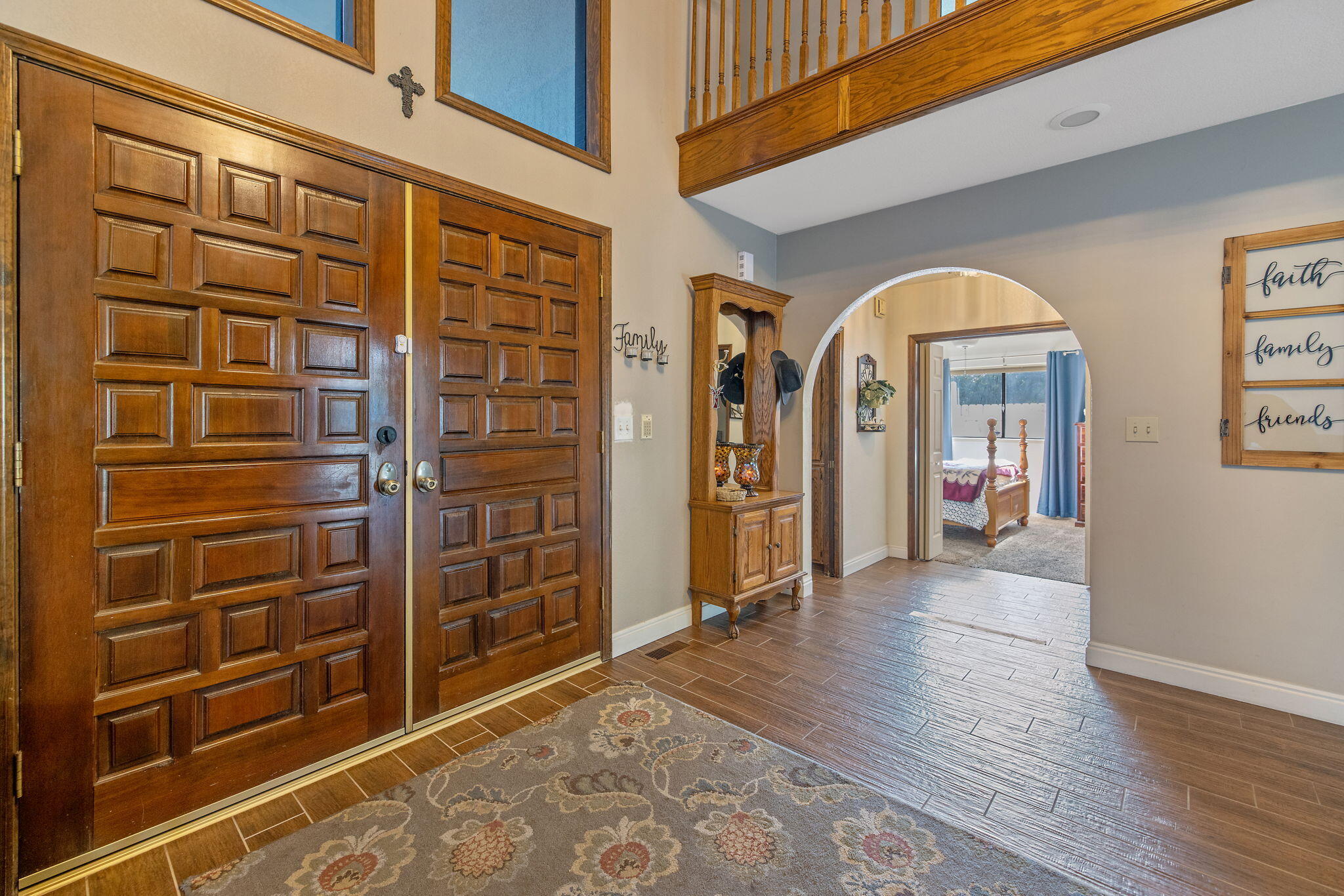 723 W Pine St, Exeter, CA 93221