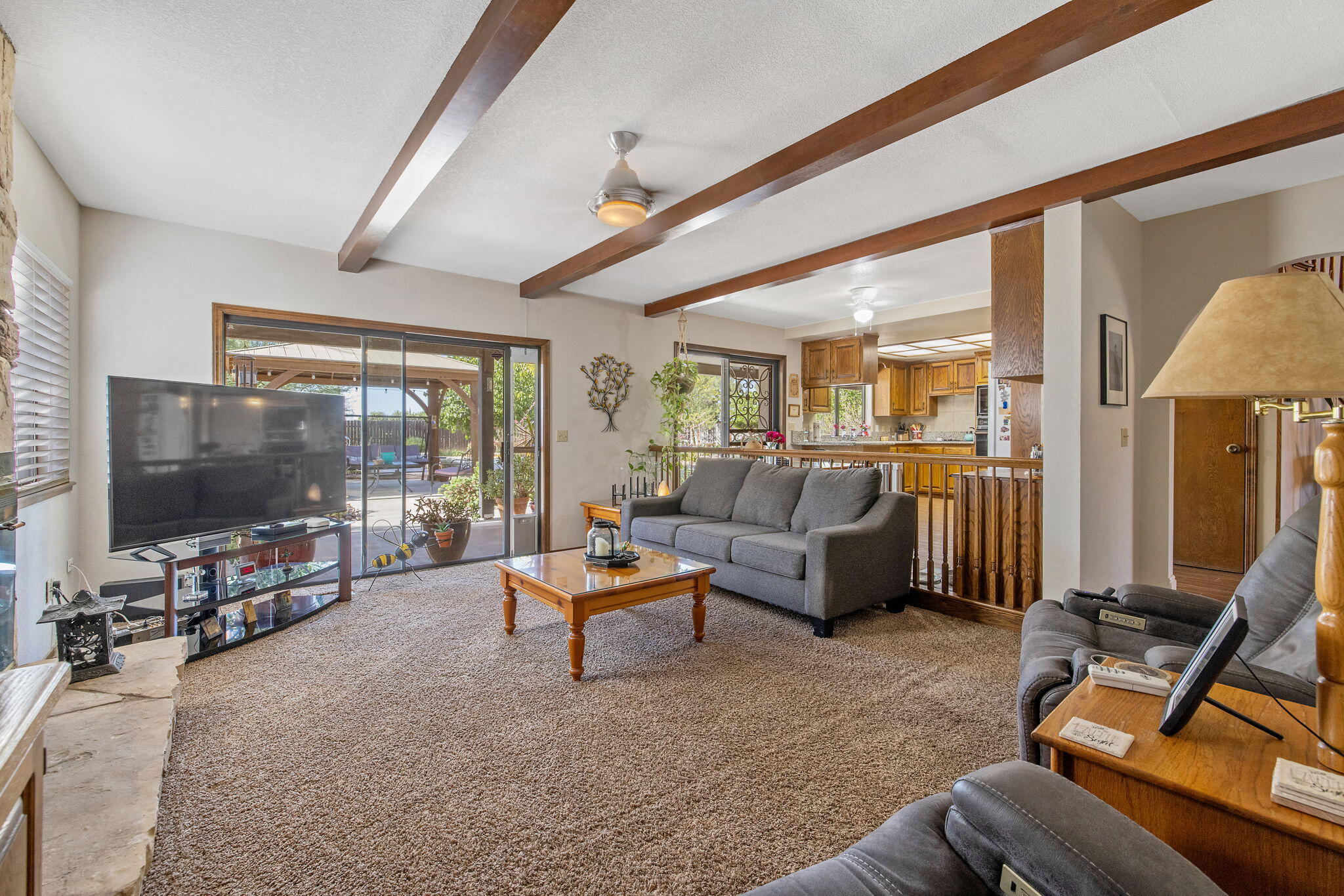 723 W Pine St, Exeter, CA 93221