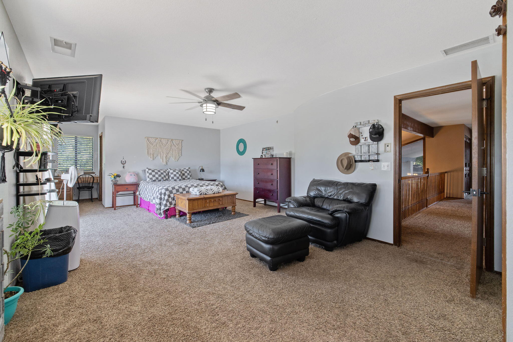 723 W Pine St, Exeter, CA 93221