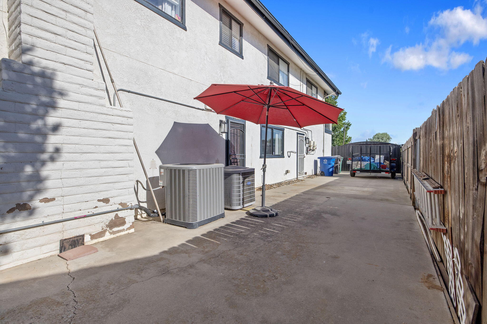 723 W Pine St, Exeter, CA 93221
