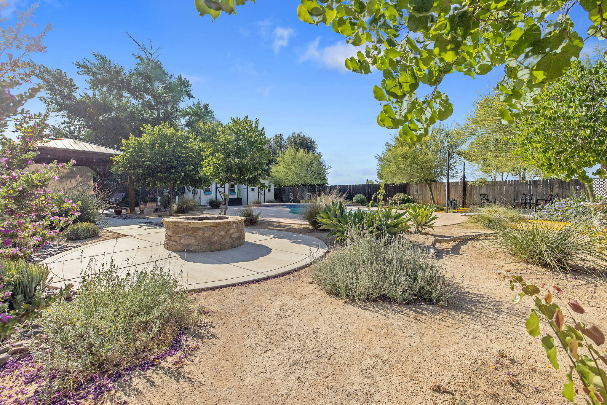 723 W Pine St, Exeter, CA 93221