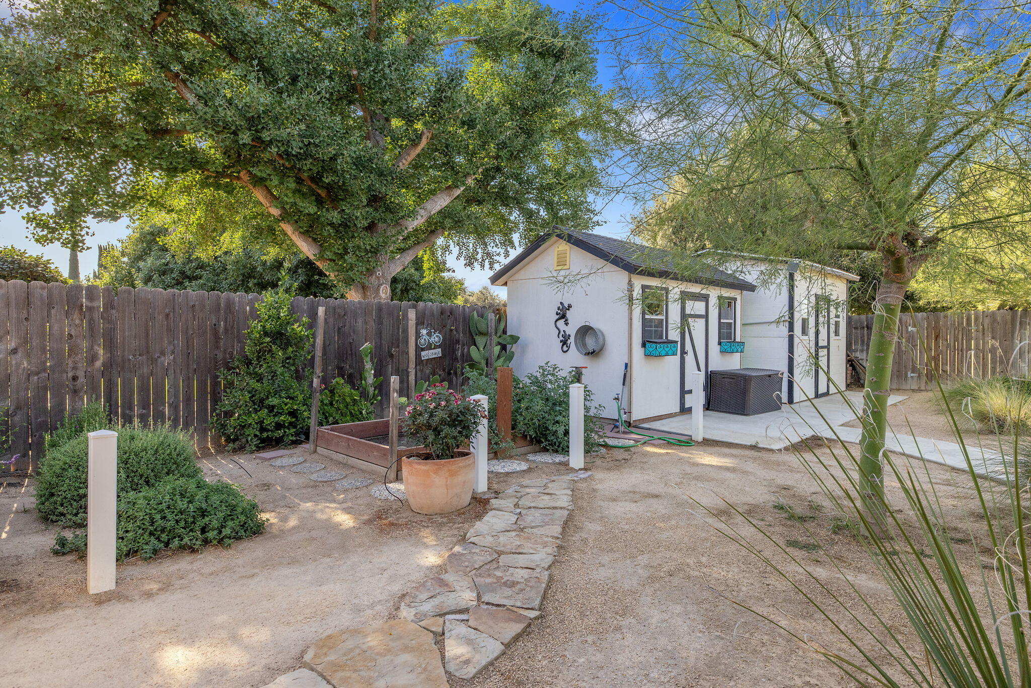 723 W Pine St, Exeter, CA 93221