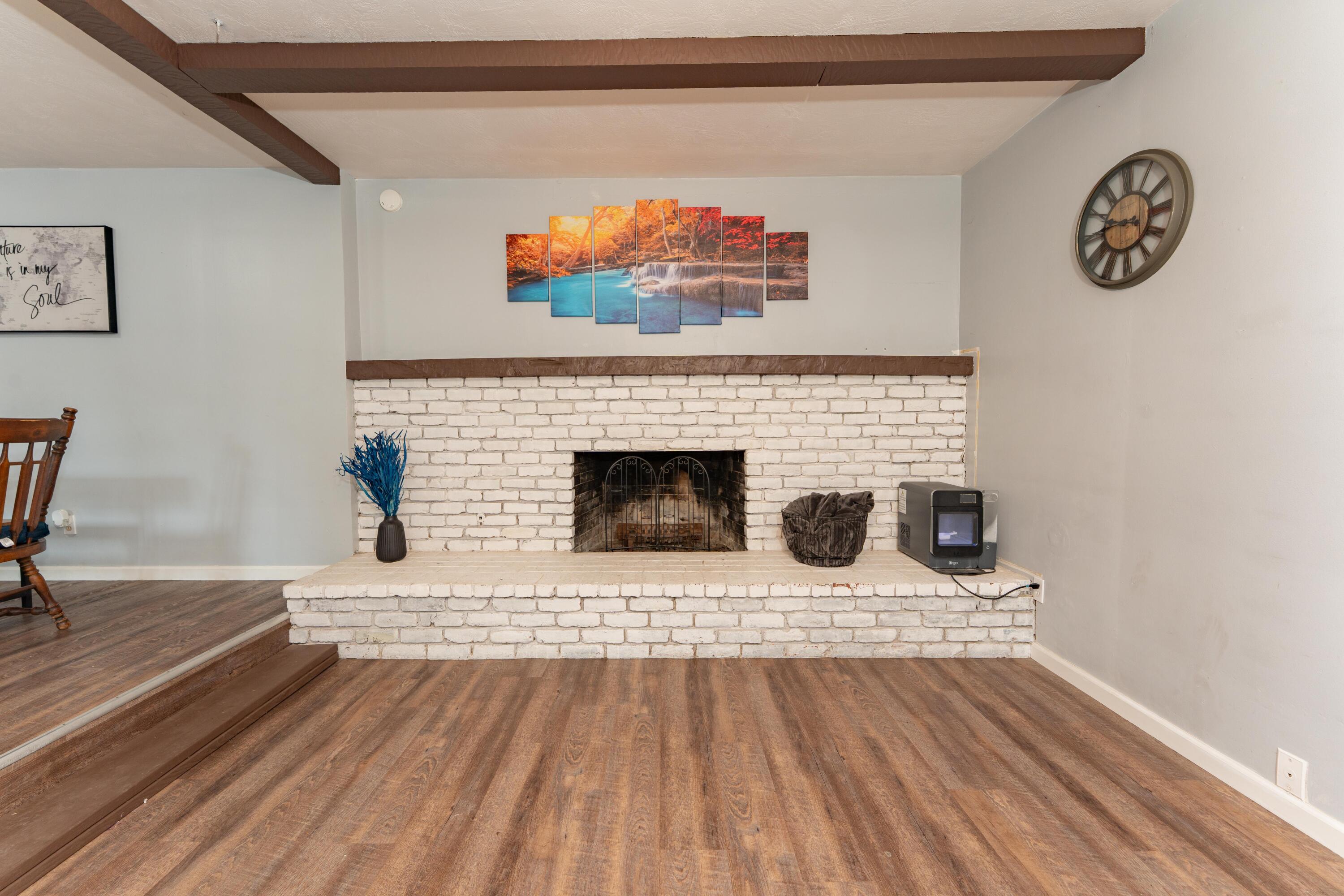 1644 W Victor Ave, Visalia, CA 93277