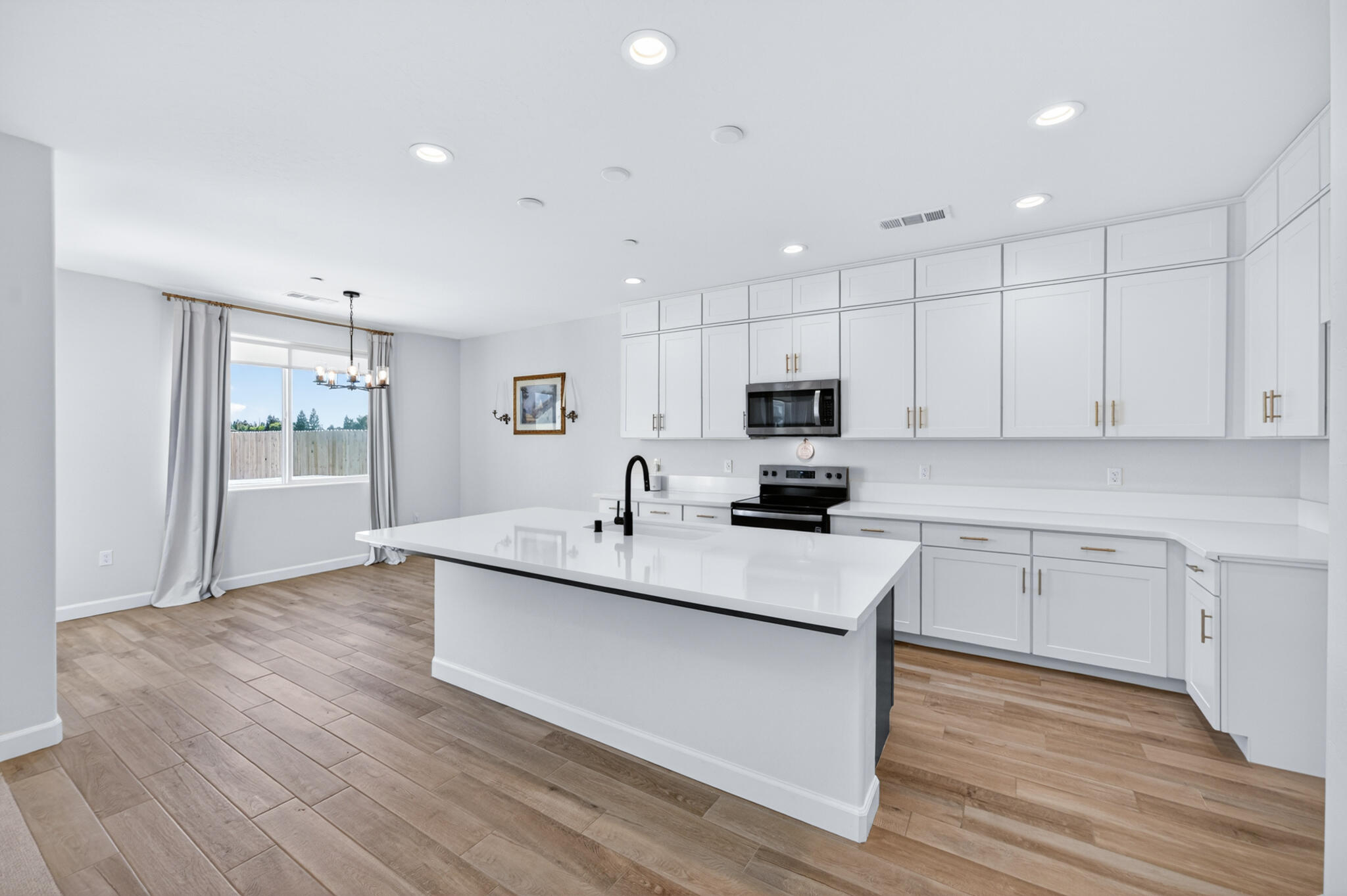 5105 W Delaware Ave, Visalia, CA 93291