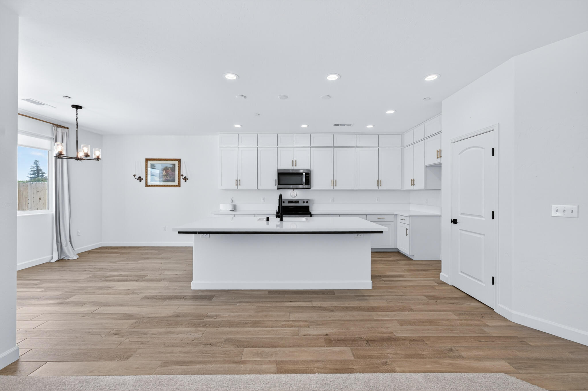 5105 W Delaware Ave, Visalia, CA 93291