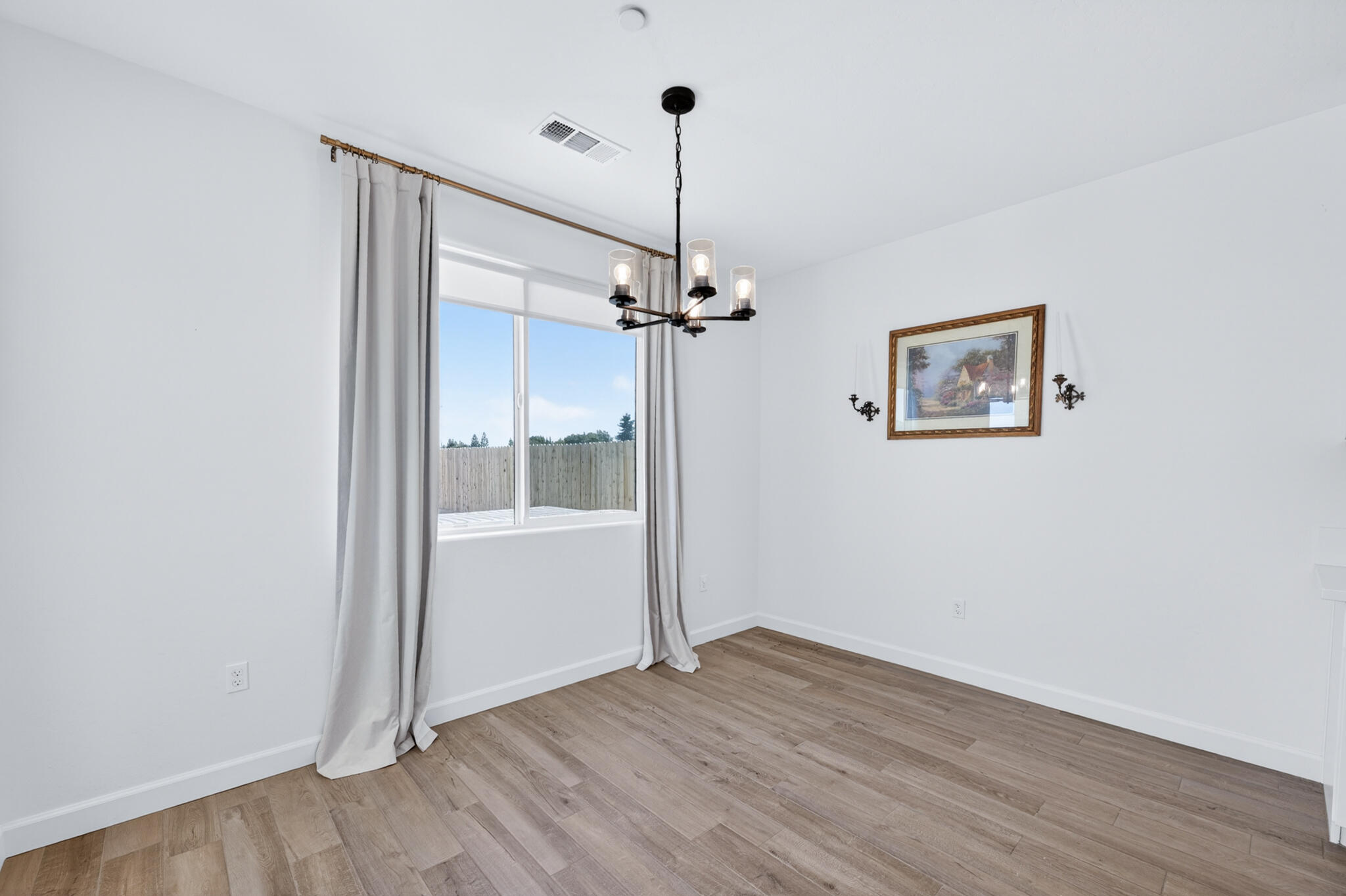 5105 W Delaware Ave, Visalia, CA 93291