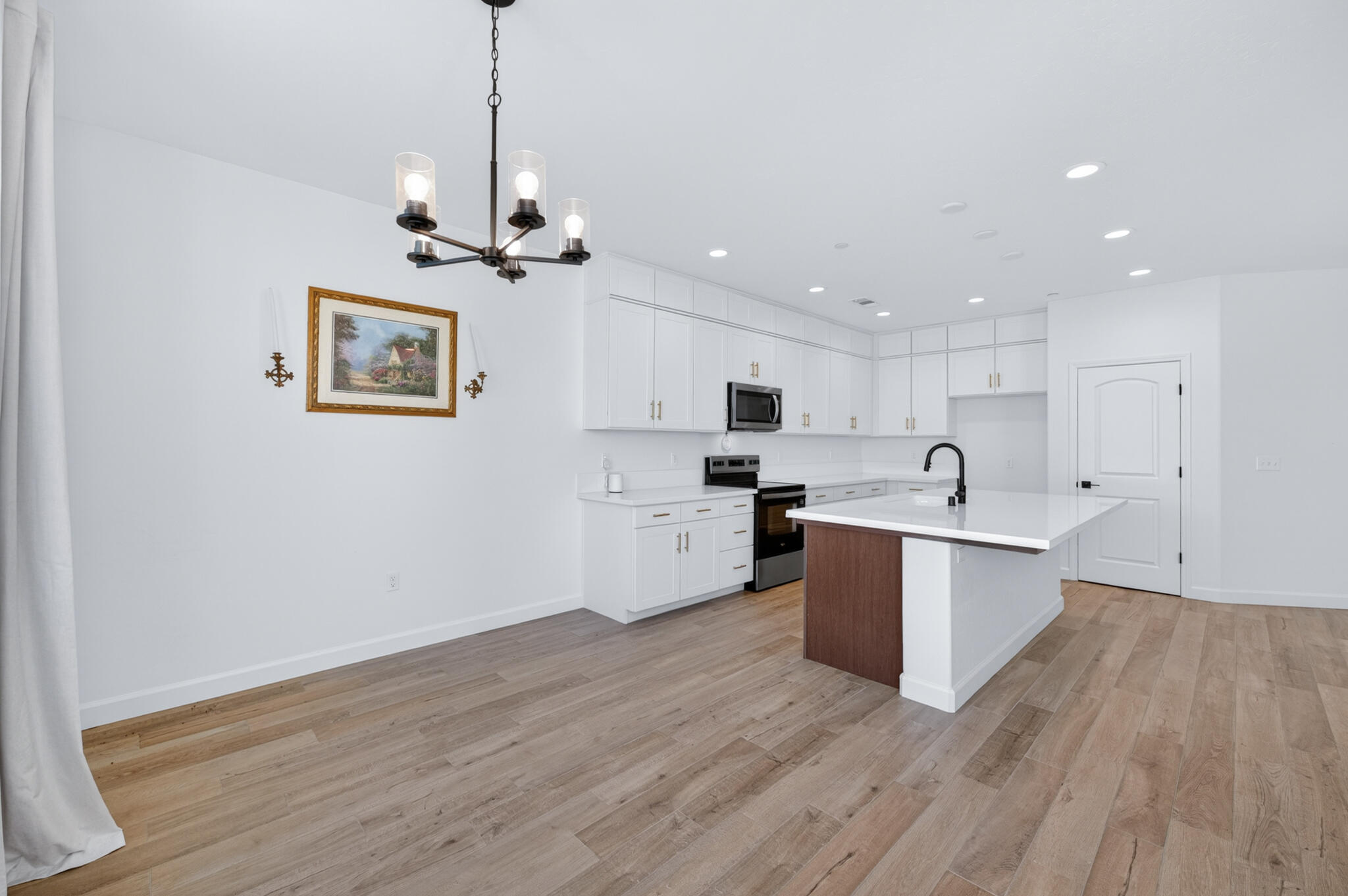 5105 W Delaware Ave, Visalia, CA 93291