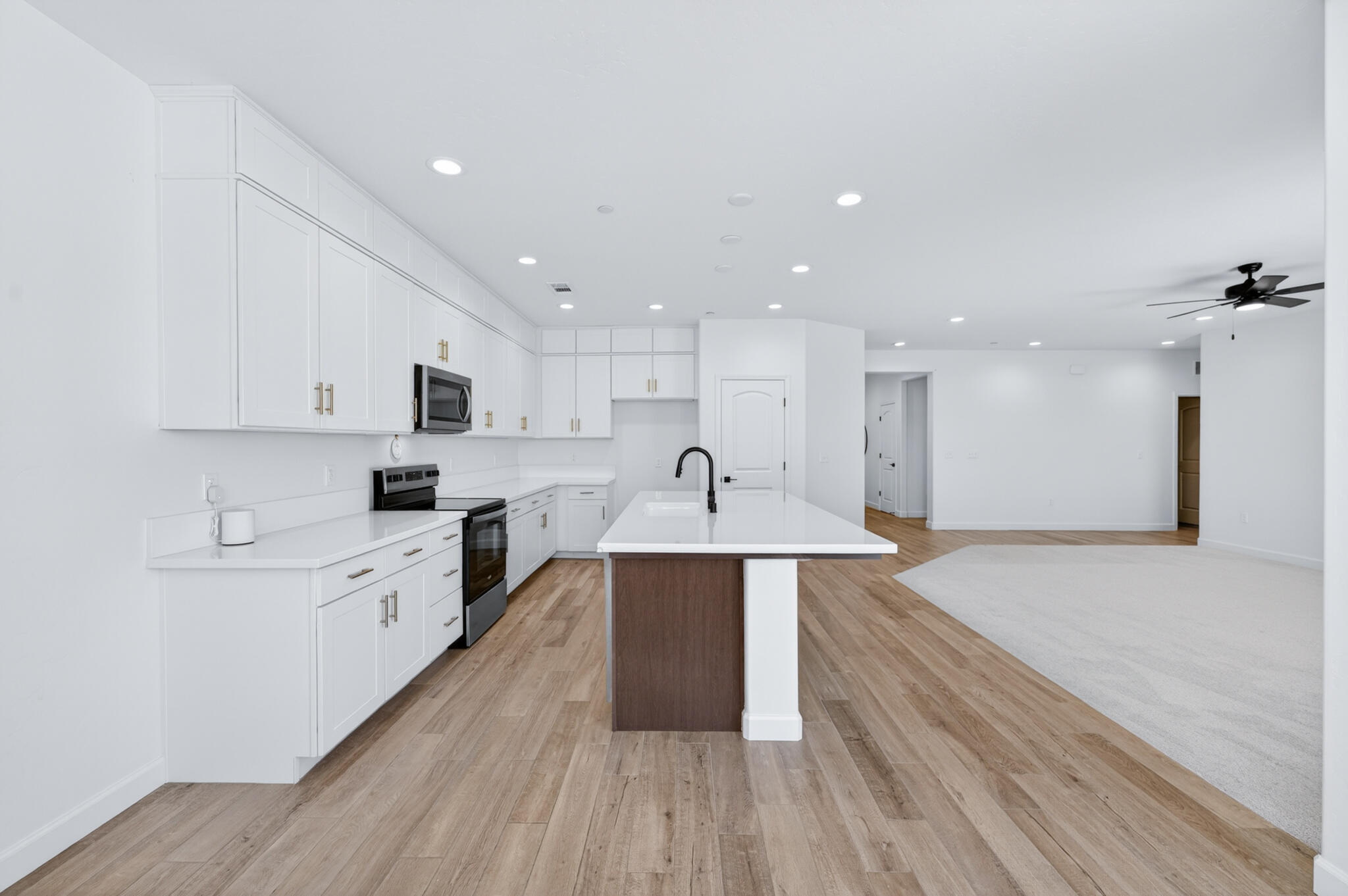 5105 W Delaware Ave, Visalia, CA 93291
